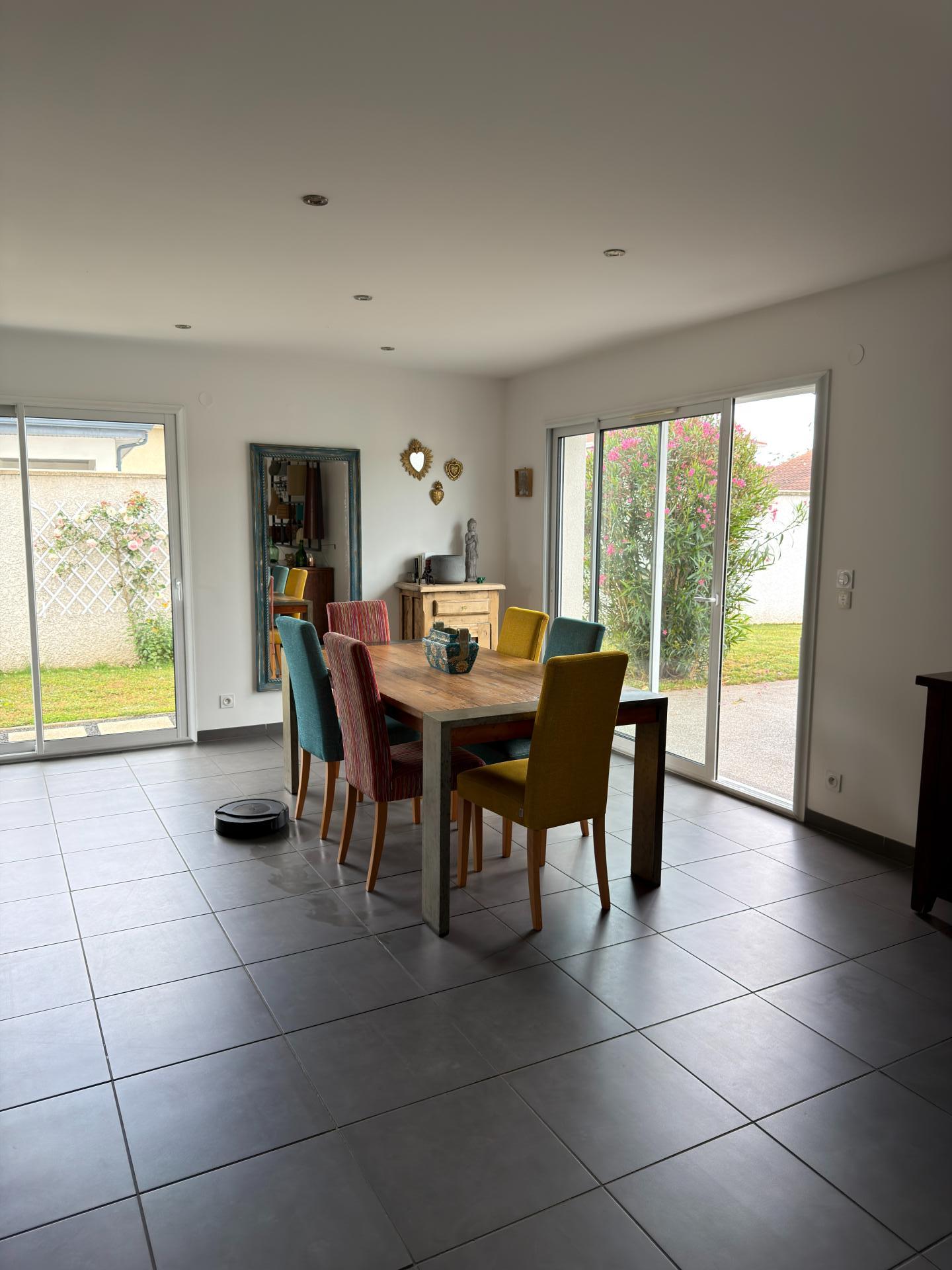 Photo 6 of the listing.