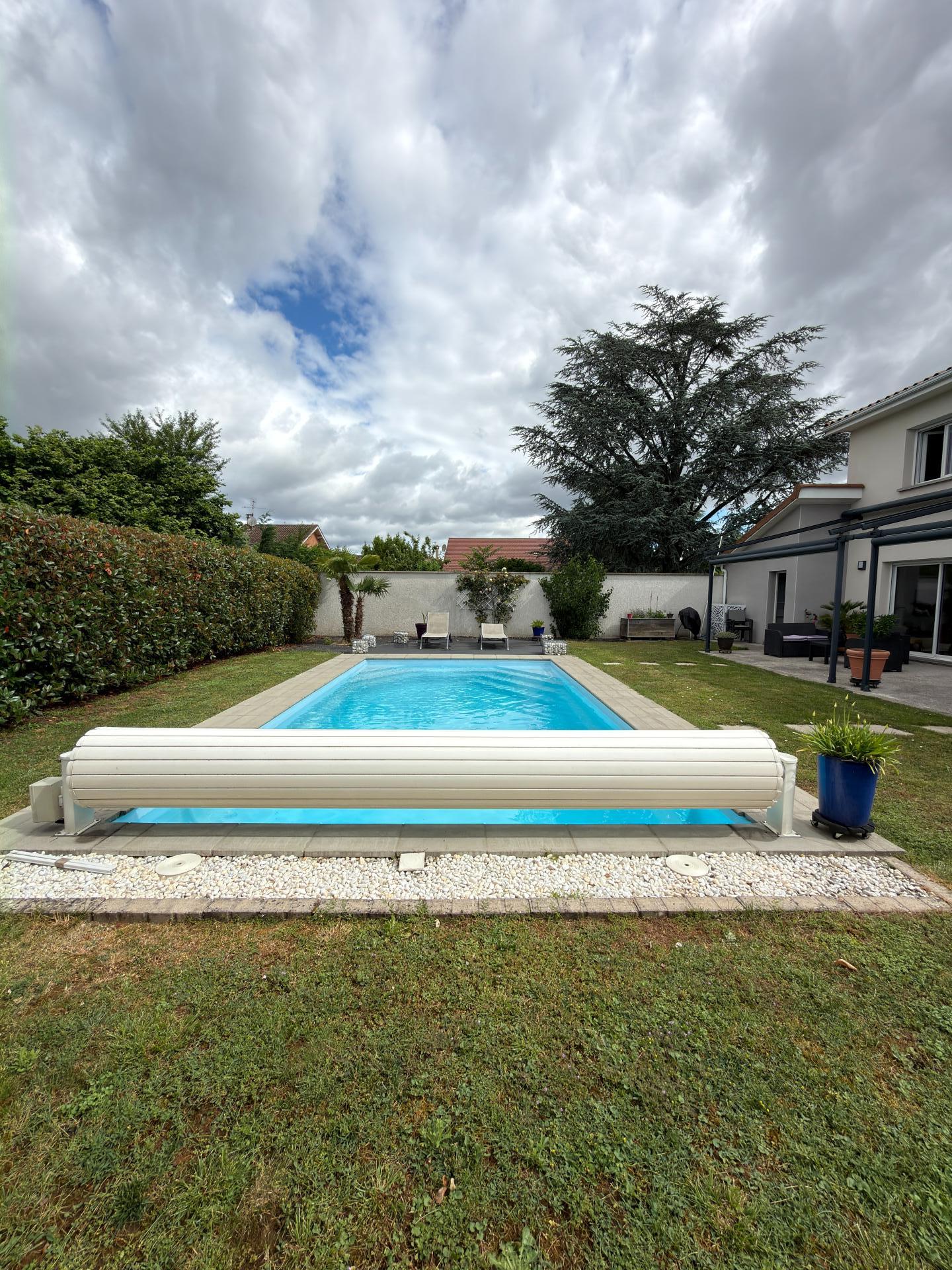 Photo 10 of the listing.