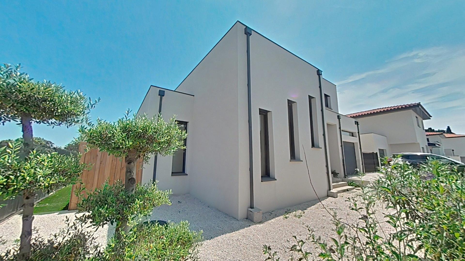 Photo 4 of the listing.