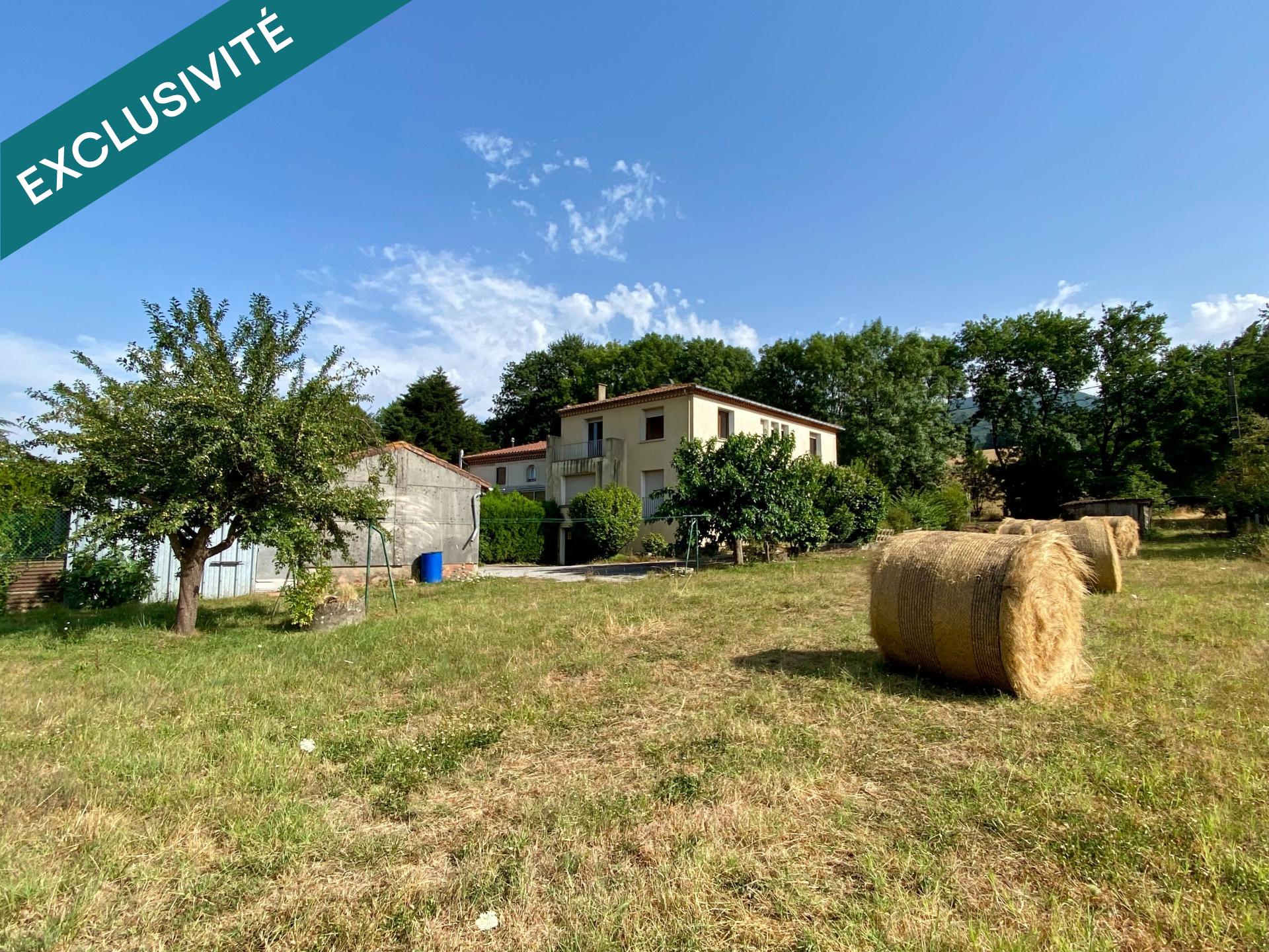Maison familiale avec terrain attenant et garage