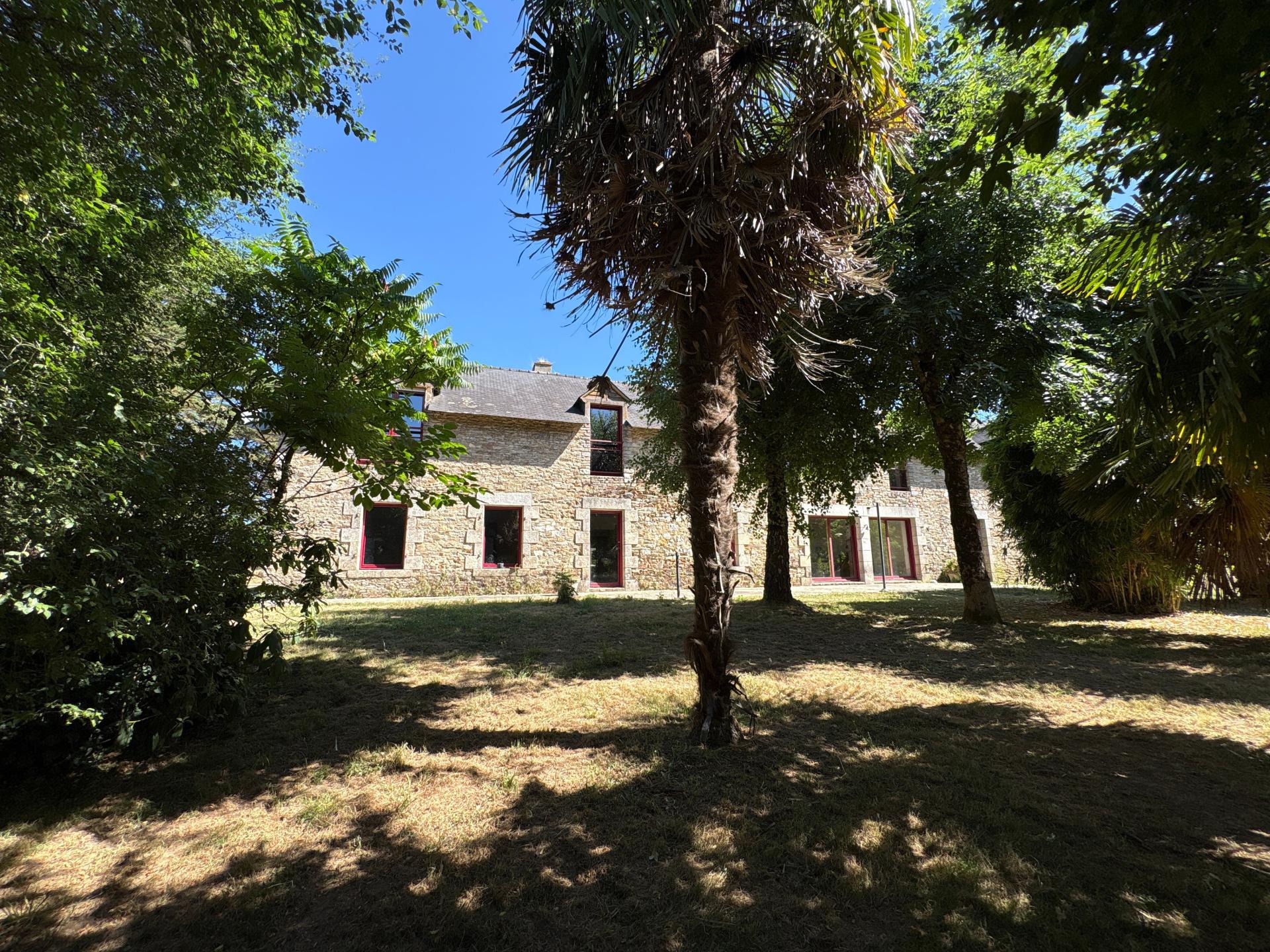 Maison 10 pièces 325 m² · à Rieux · 325 m² · 452 000 €