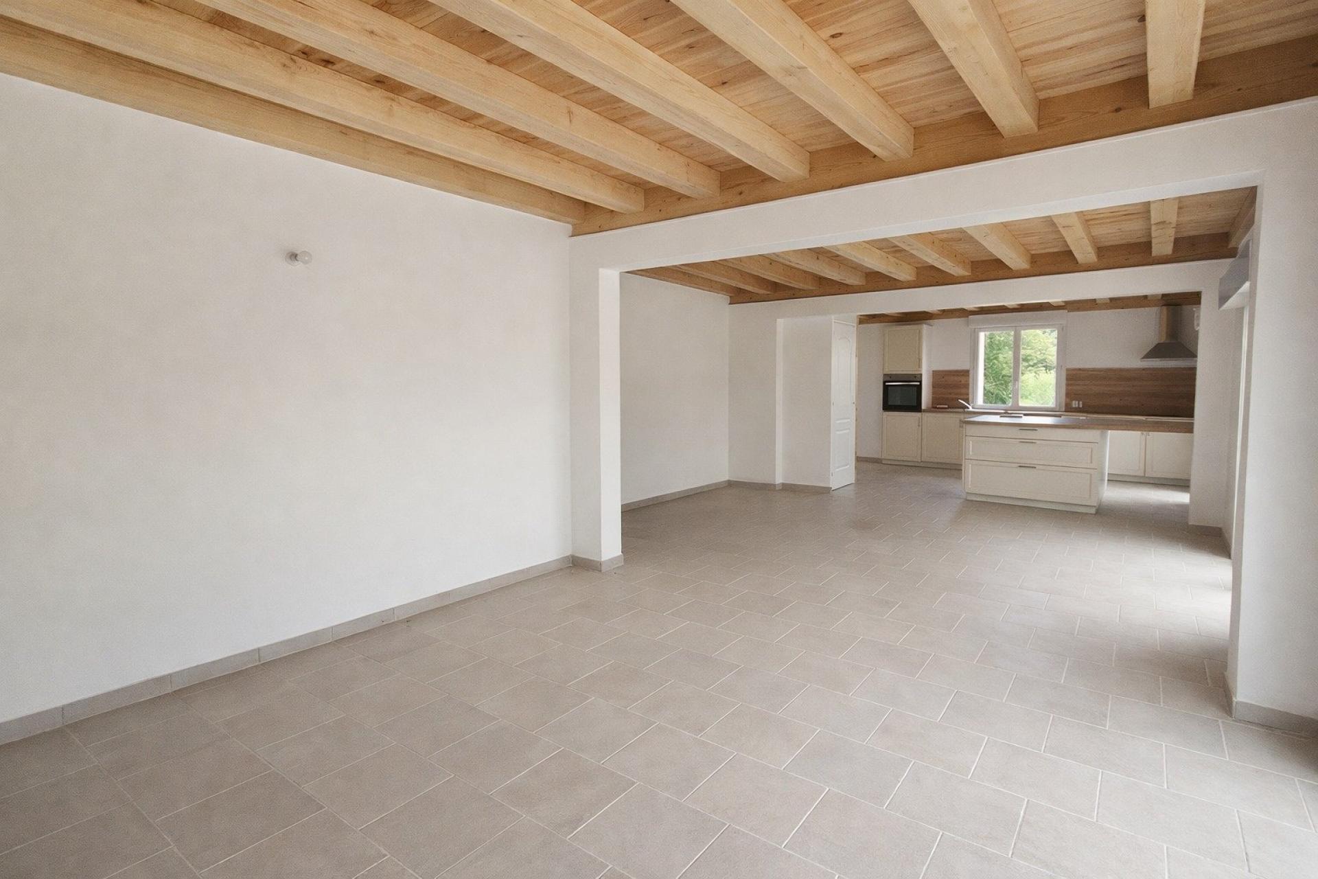 Photo SAFTI — Maison 5 pièces, 157 m² à Saint Amand En Puisaye 3