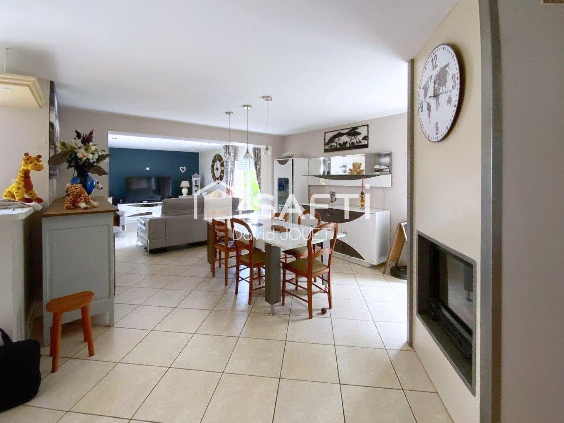 CHARMANTE MAISON 5 CHAMBRES 133m² AVEC PISCINE