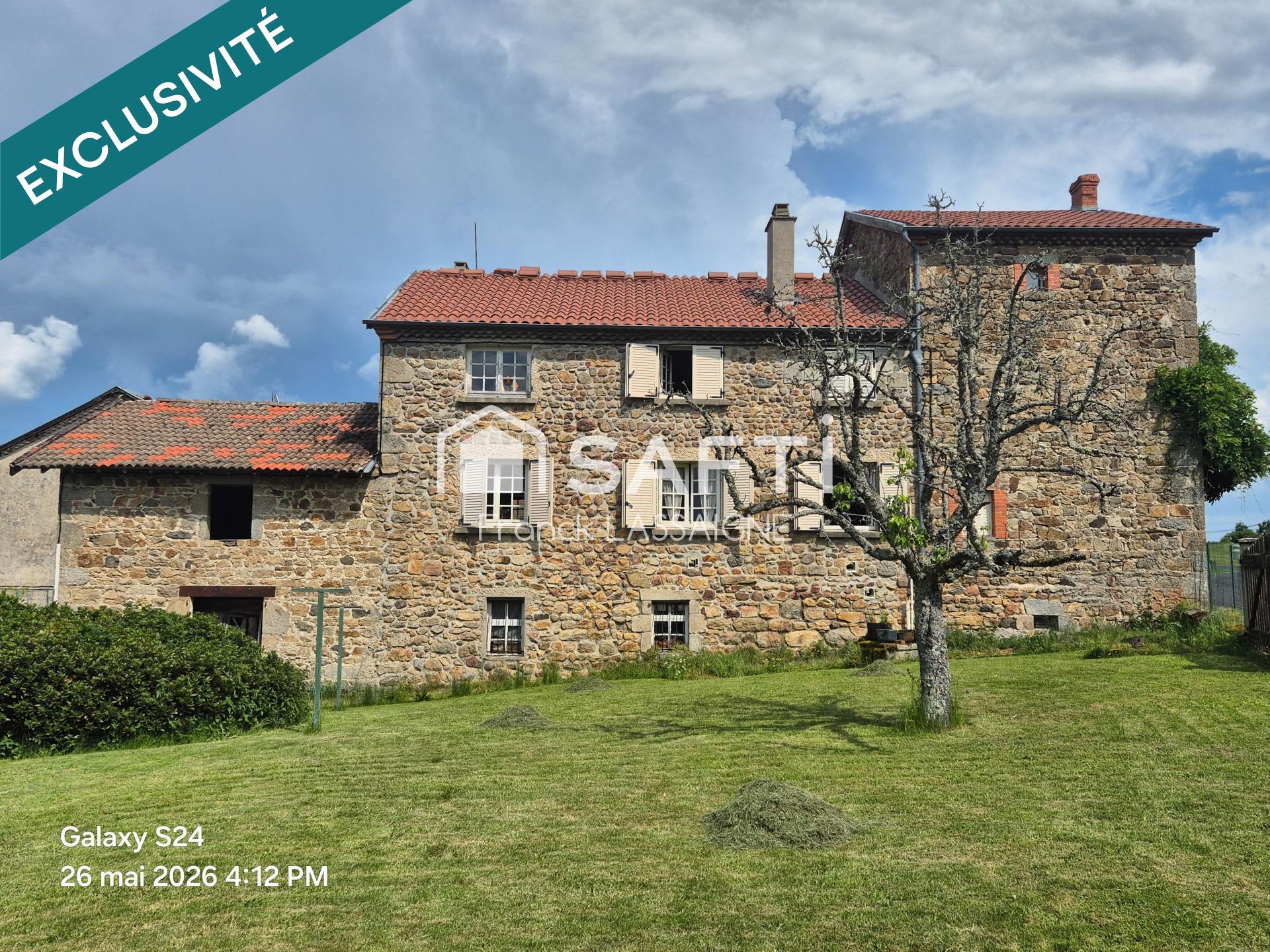 Maison en pierres de caractère terrain de 11500m²