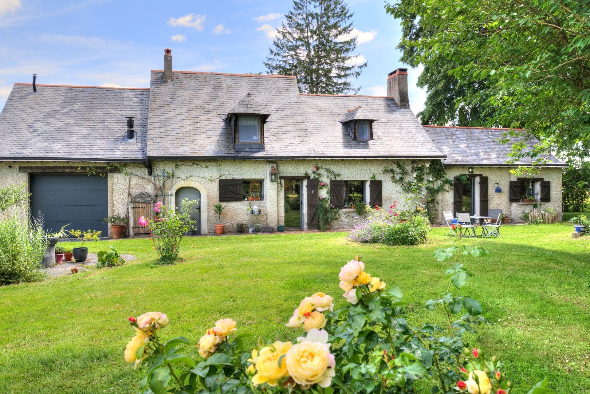 Maison 8 pièces 215 m² · à Loire-Authion · 215 m² · 599 000 €