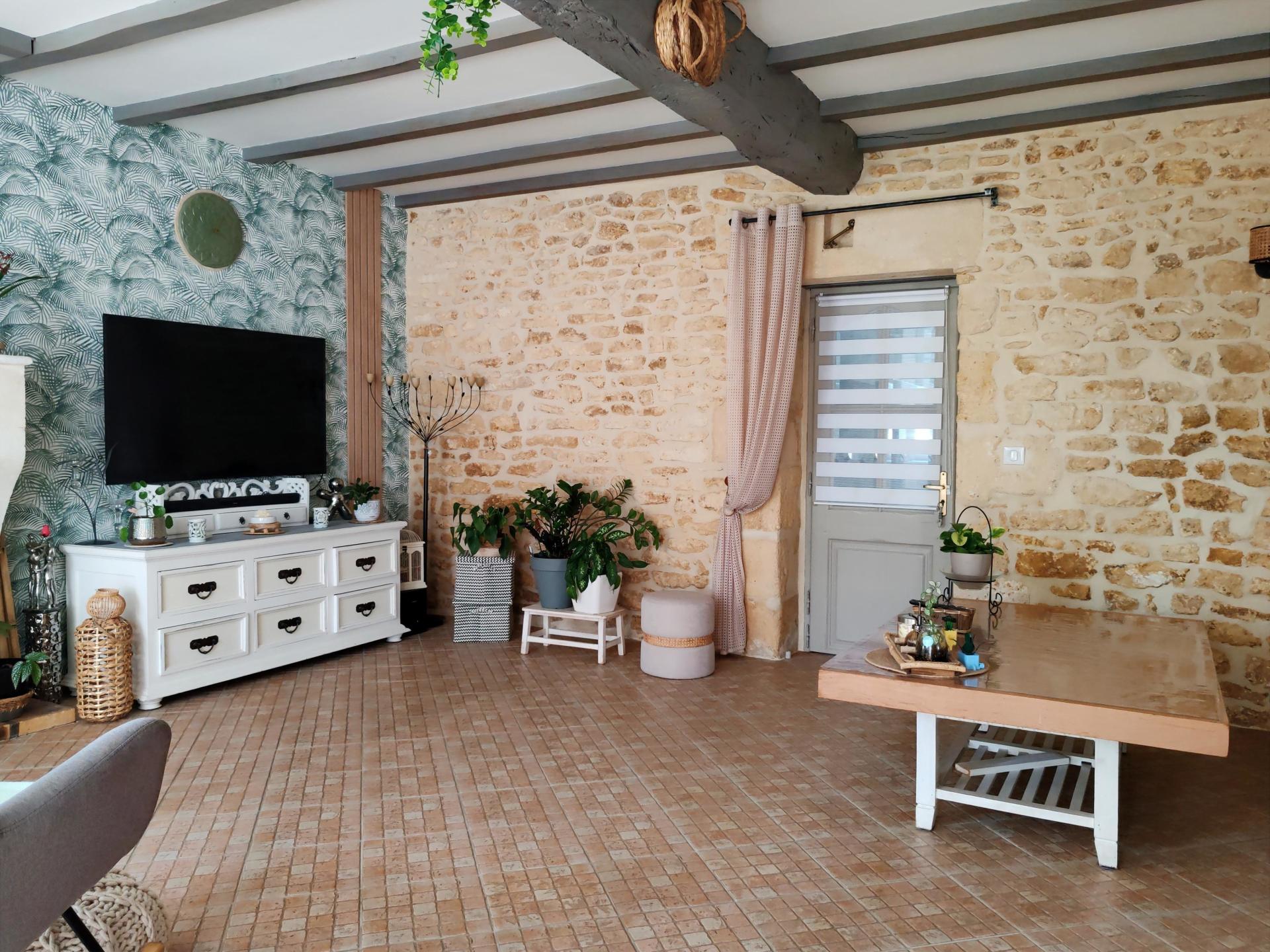 Photo 8 of the listing.