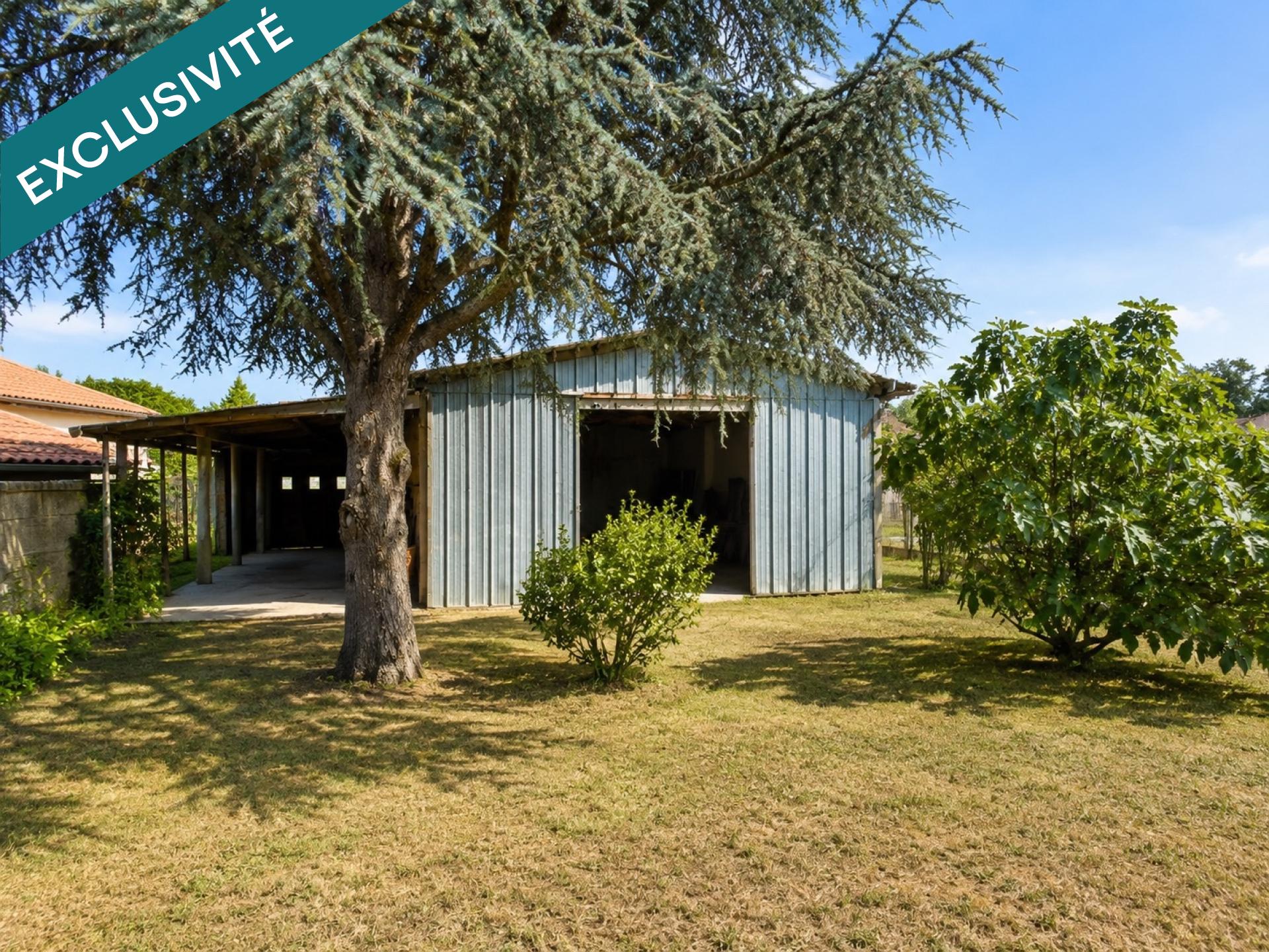 Hangar / garage de stockage sur parcelle d’environ 550 m²