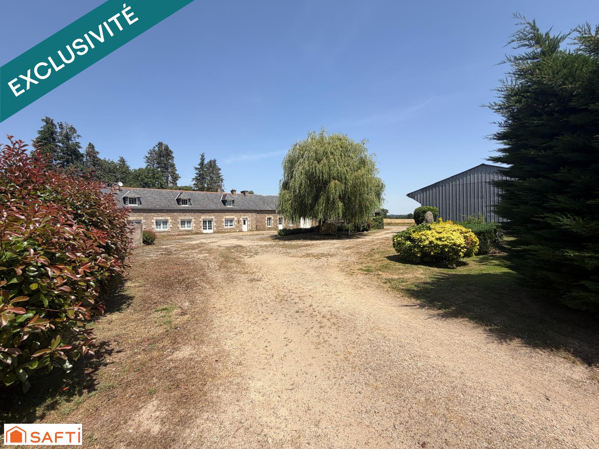 MAGNIFIQUE LONGERE DE 90 M2 SUR TERRAIN DE 12271 M2 AVEC GROS POTENTIEL DE RENOVATION