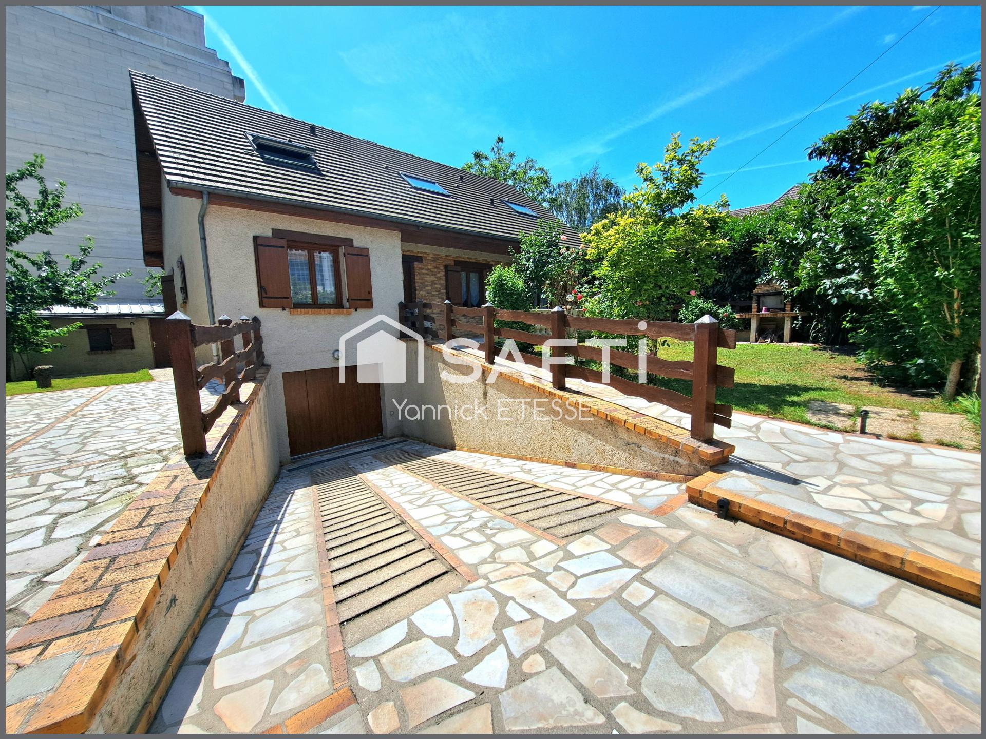 Photo SAFTI — Maison 9 pièces, 160 m² à Franconville 3