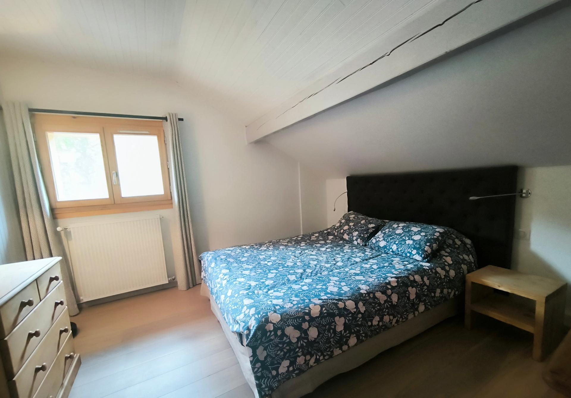 Photo 7 of the listing.