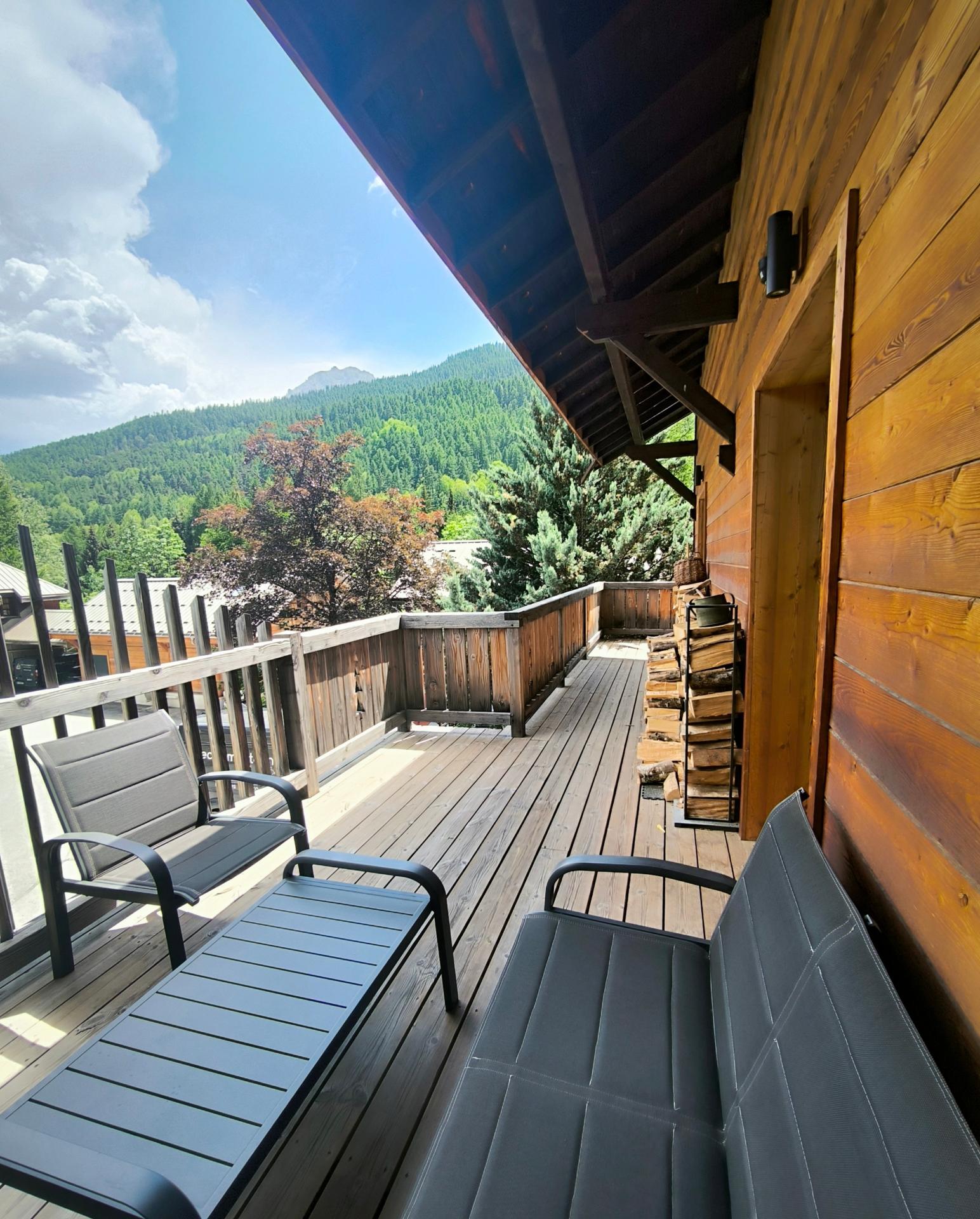 Photo 10 of the listing.
