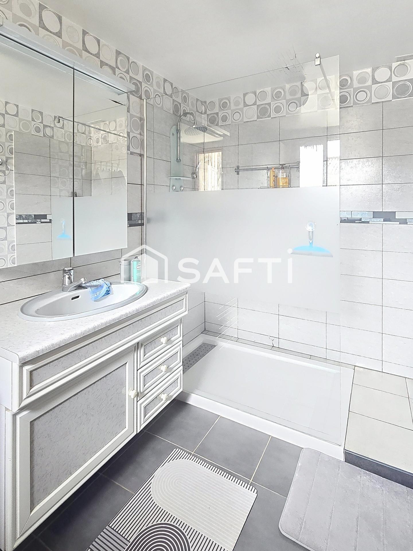 Photo SAFTI — Maison 6 pièces, 222 m² à Changy 5