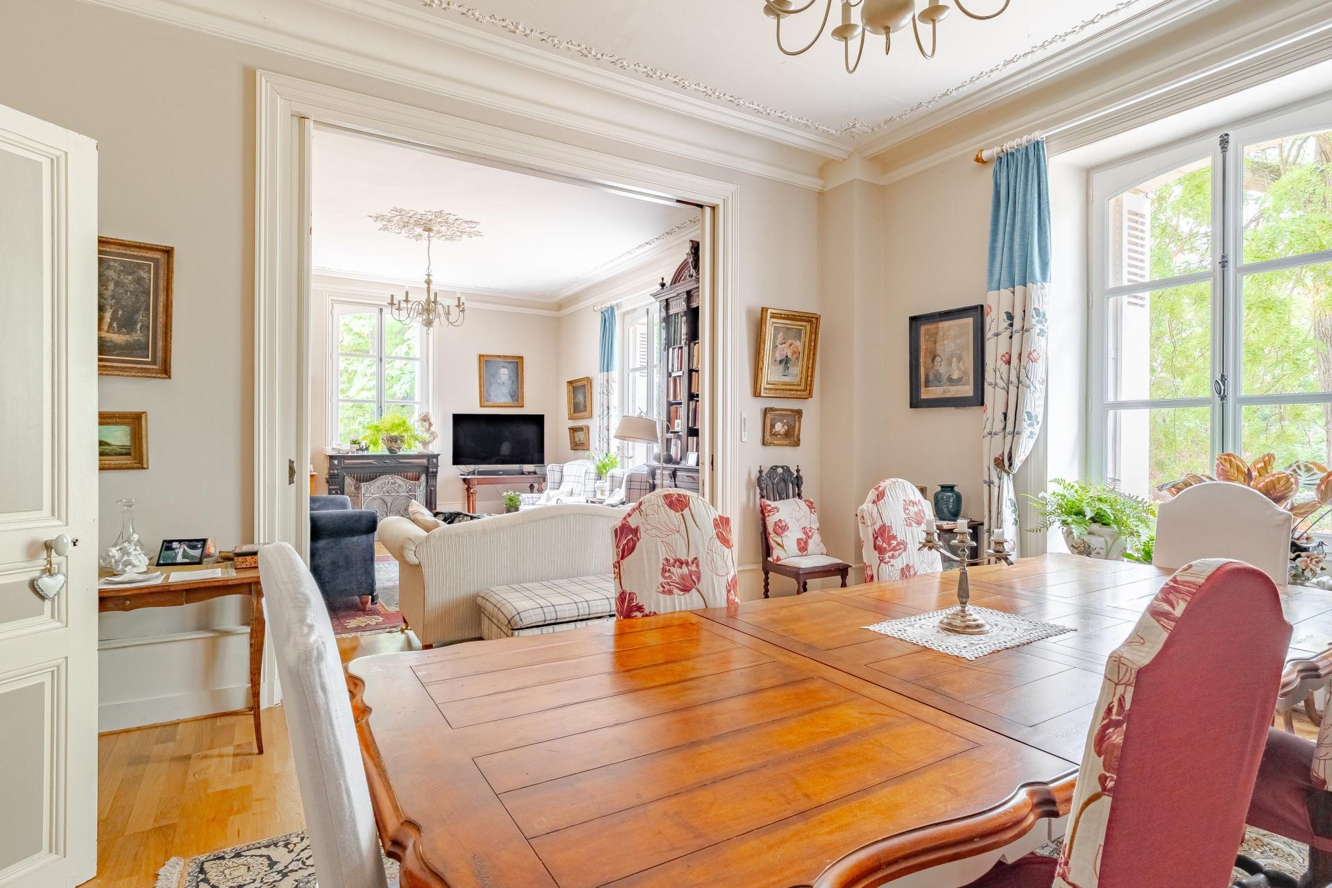 Photo 4 of the listing.