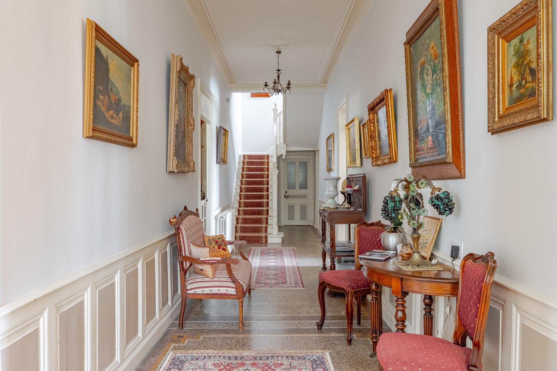 Photo 3 of the listing.