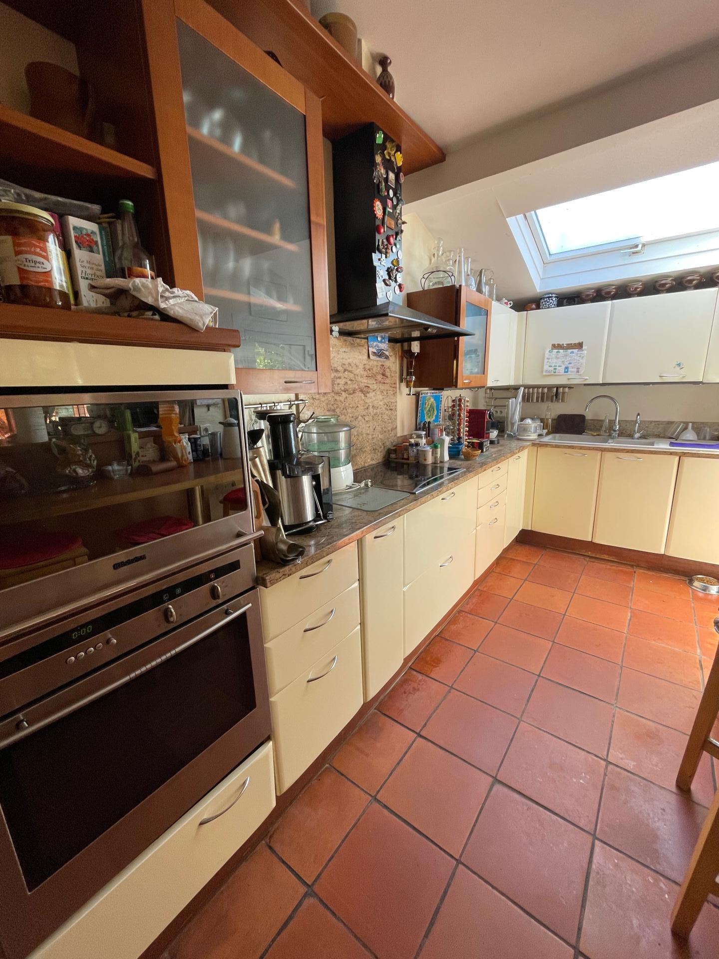 Photo 5 of the listing.