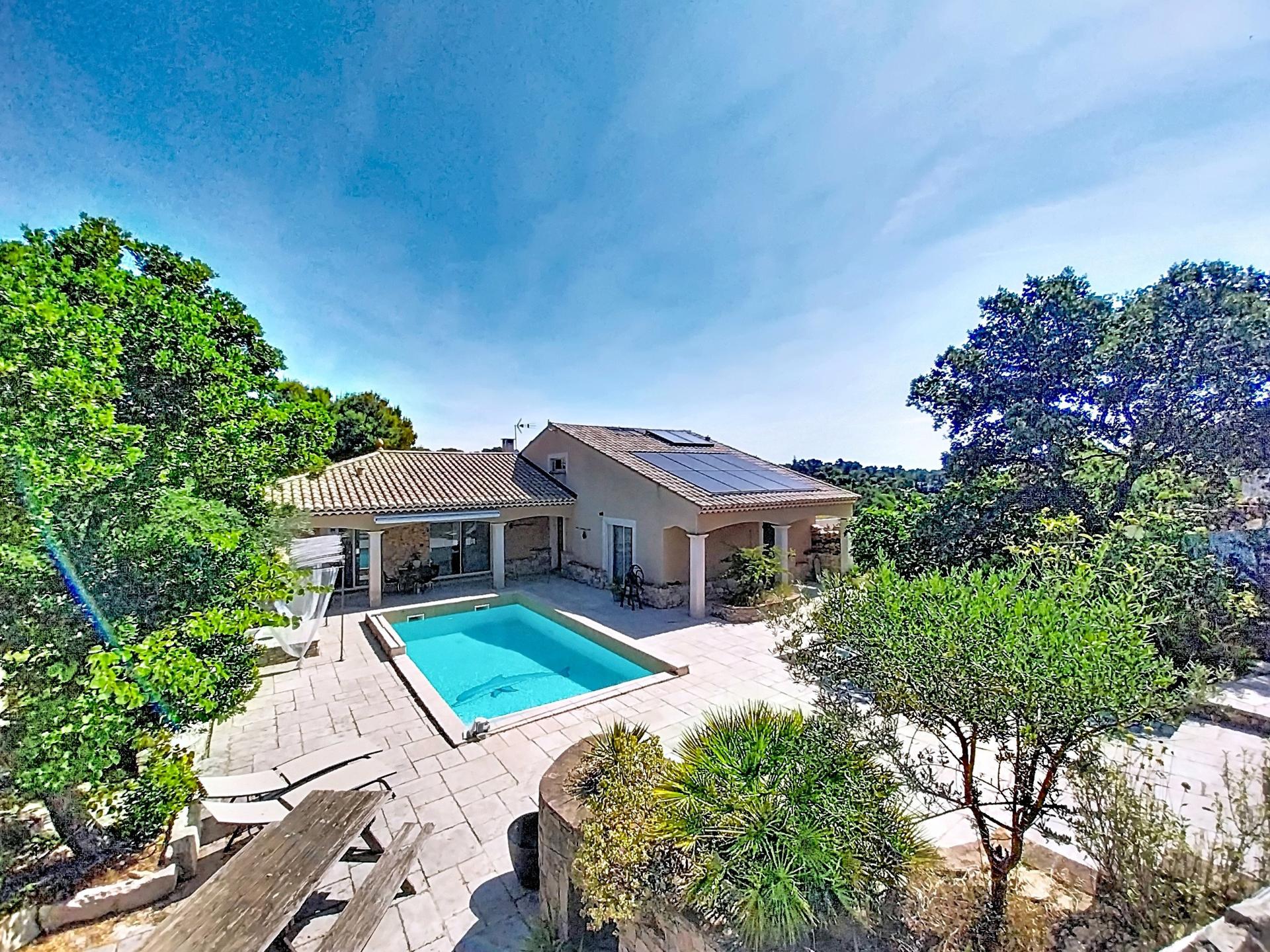 Photo 9 of the listing.