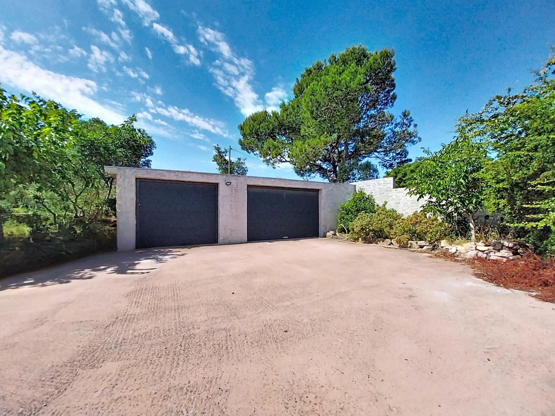 Photo 13 of the listing.