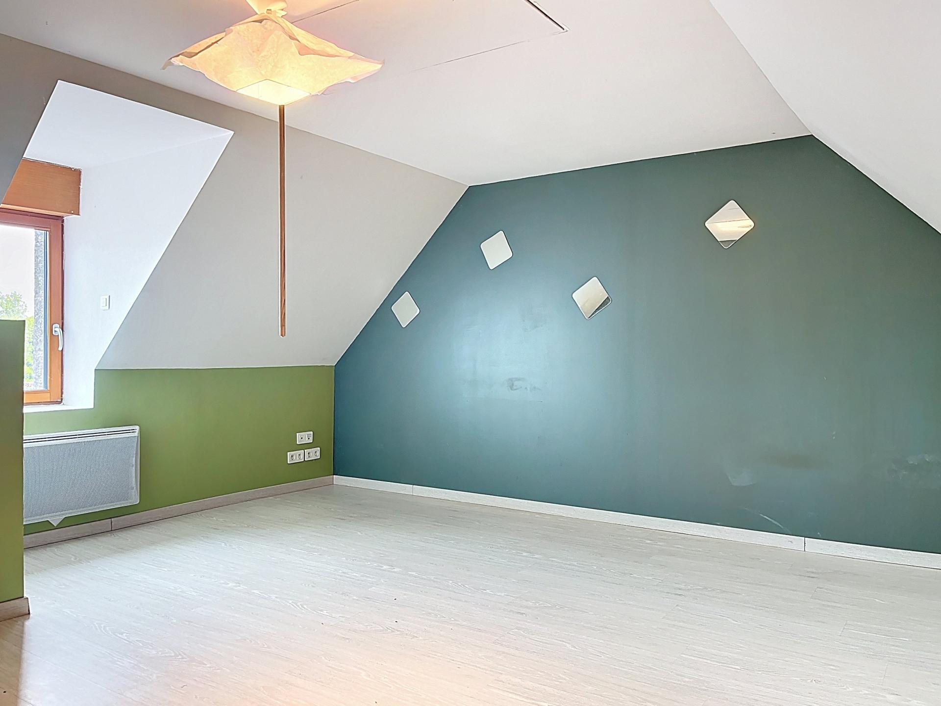 Photo 7 of the listing.