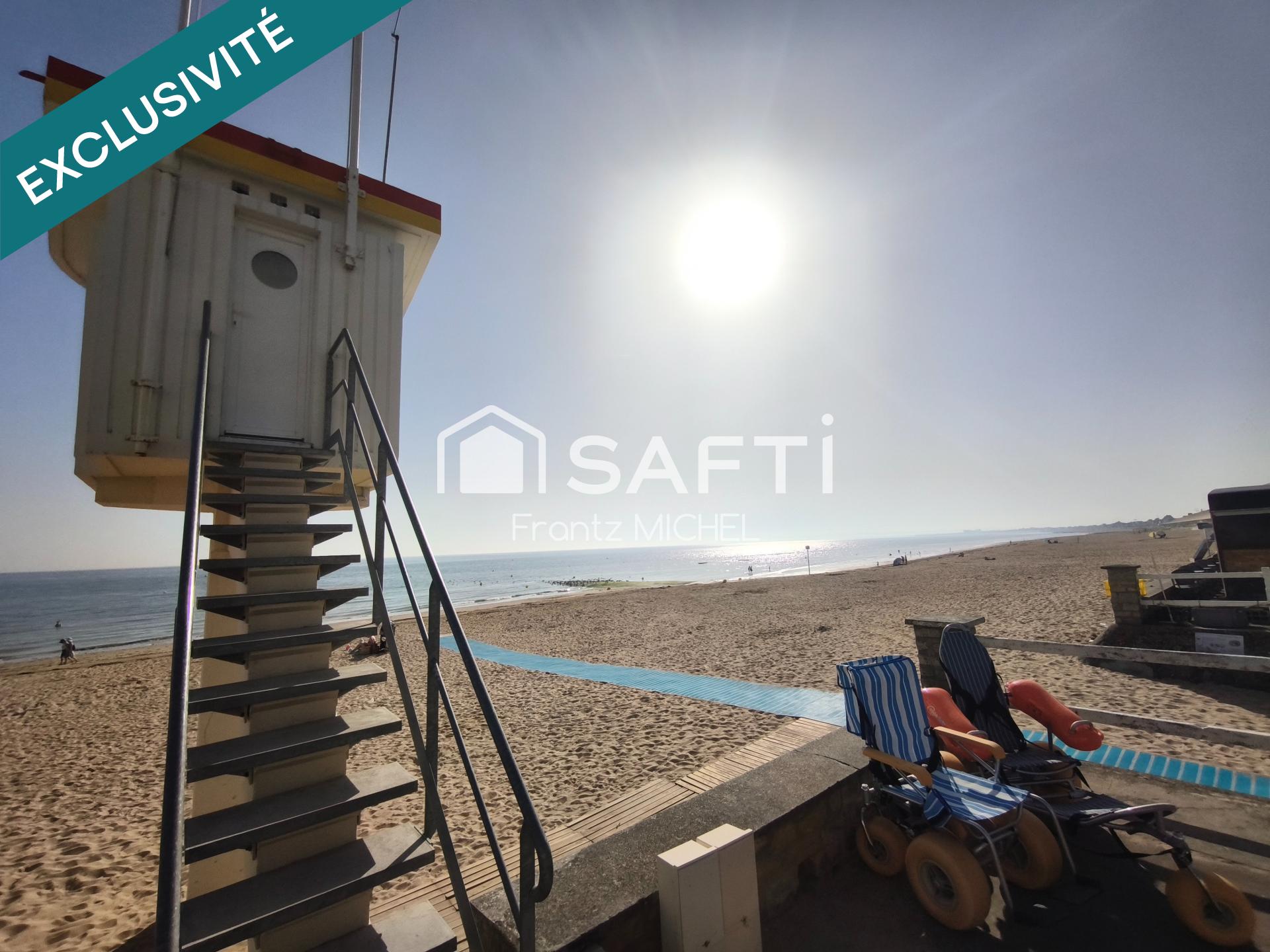 La plage à pied serviette sur l'épaule !