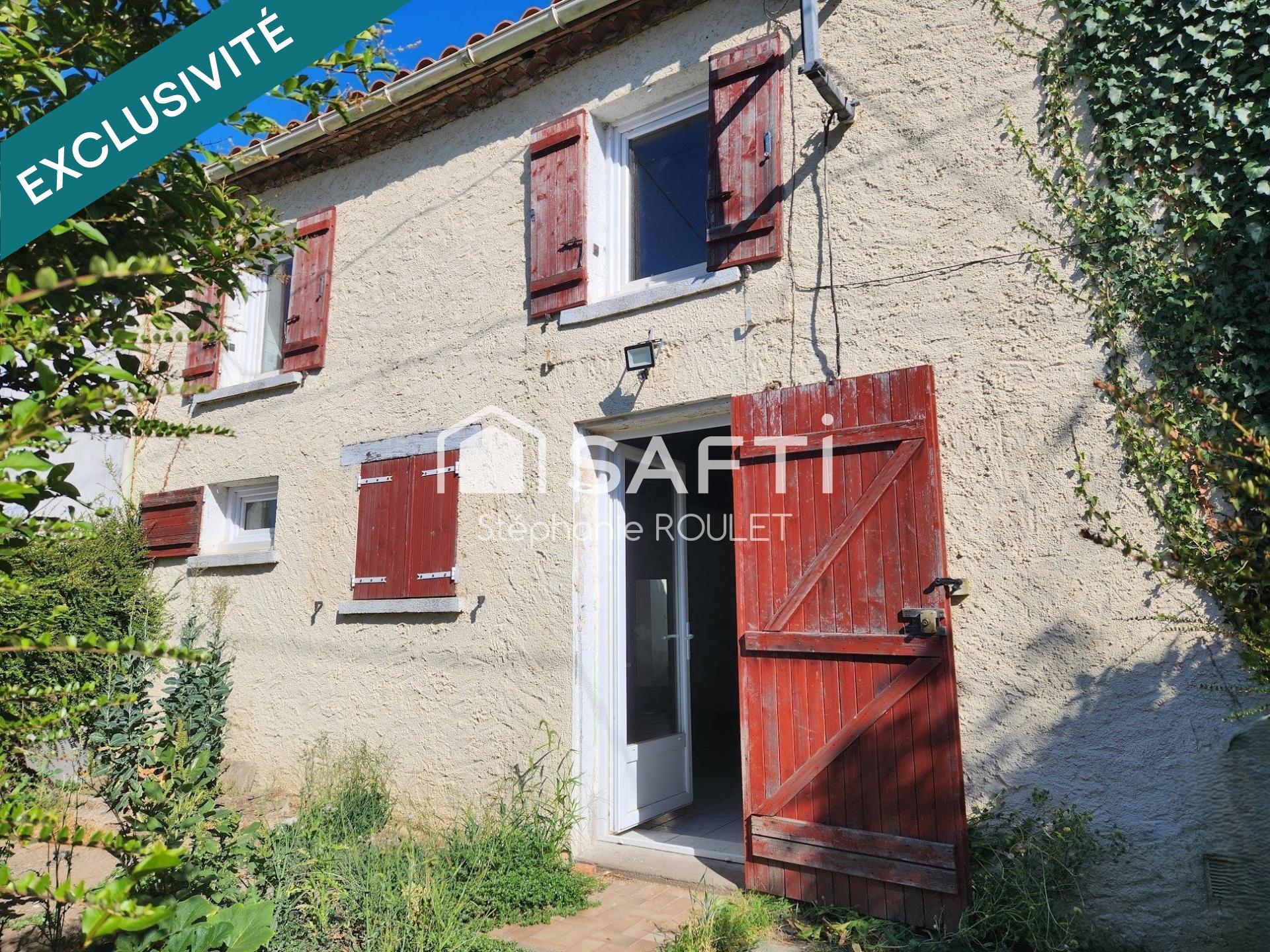 À vendre – Maison ancienne à rénover avec dépendance et extérieur – Bournezeau