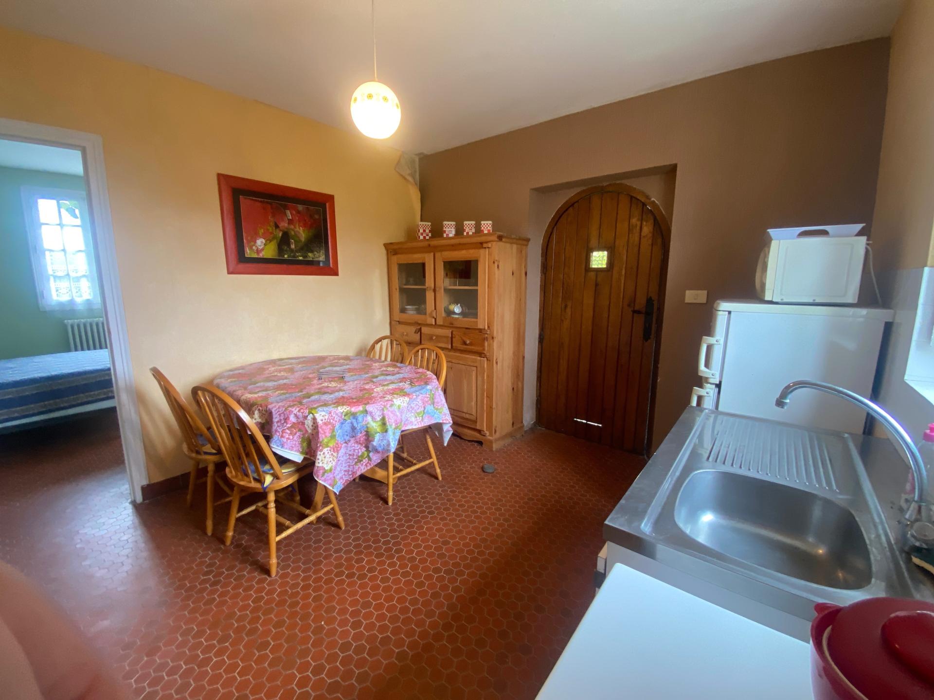 Photo 8 of the listing.
