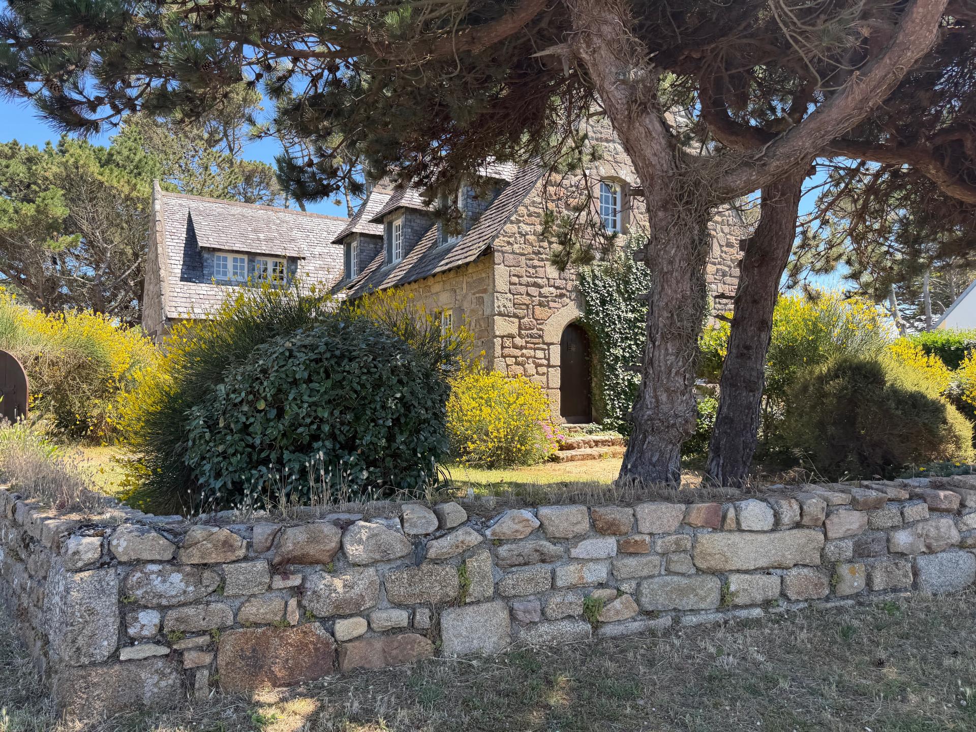 Photo 3 of the listing.