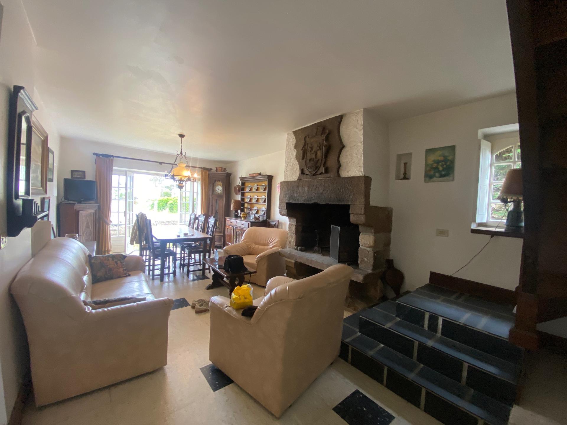 Photo 7 of the listing.