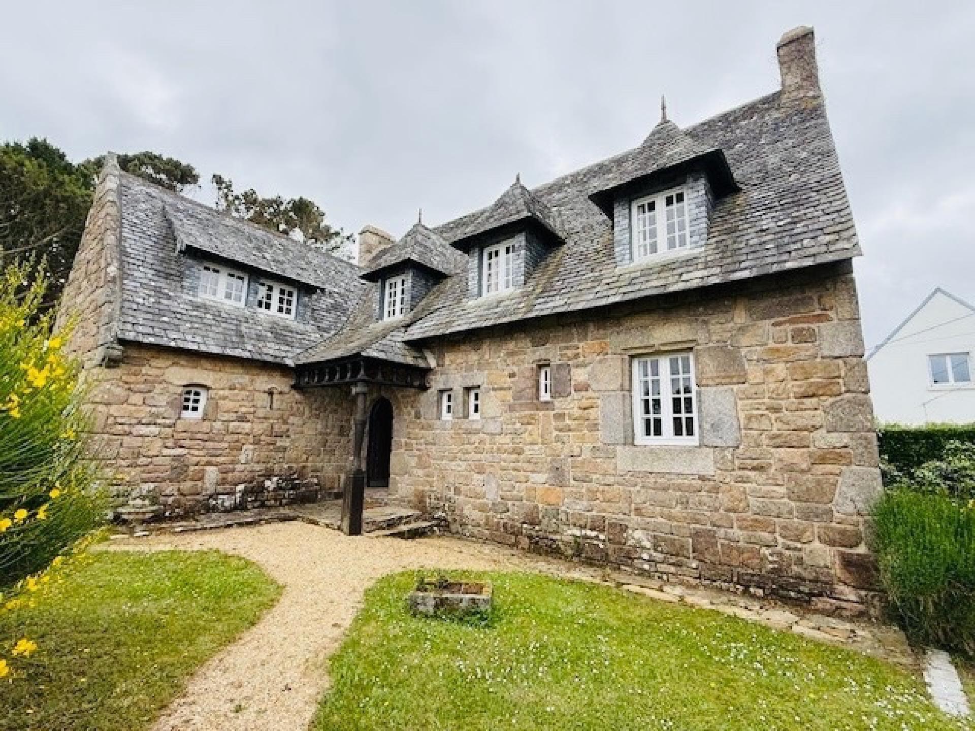 Photo 4 of the listing.