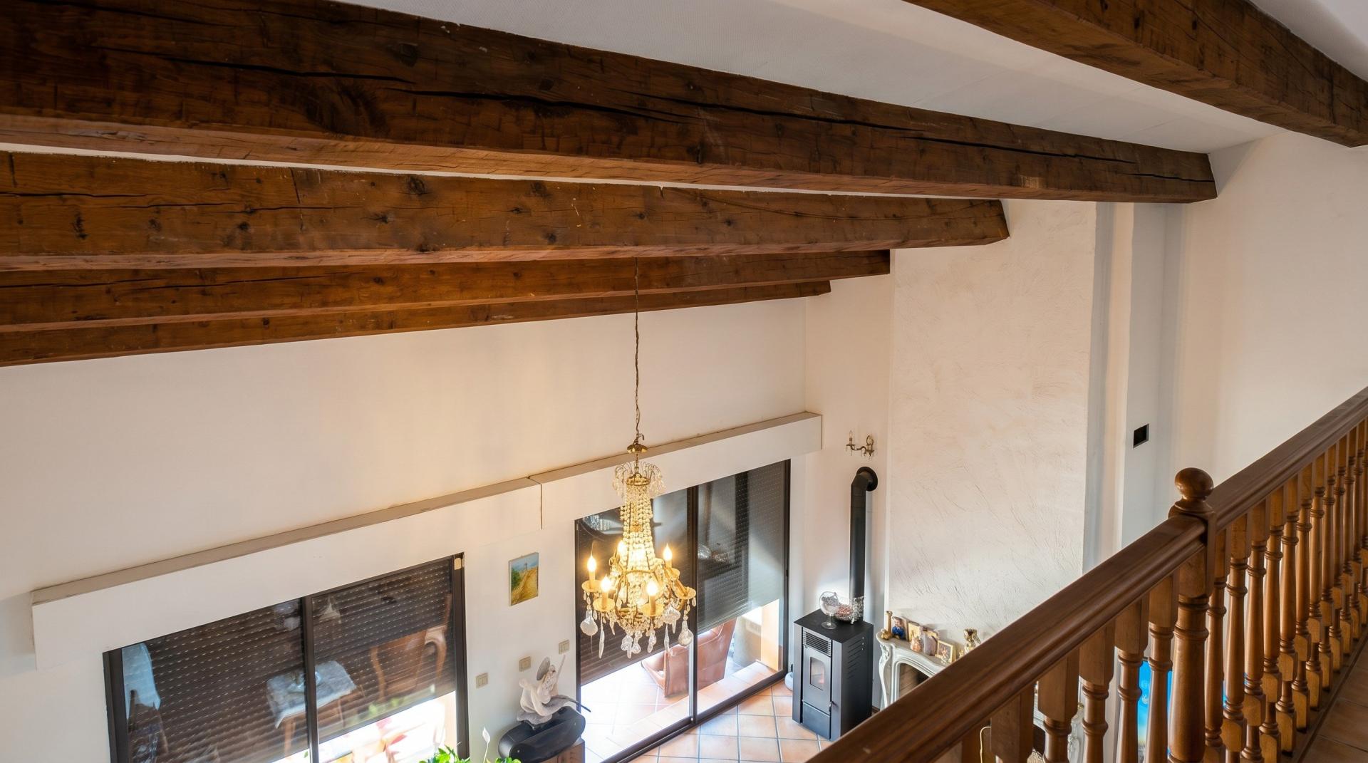 Photo 4 of the listing.