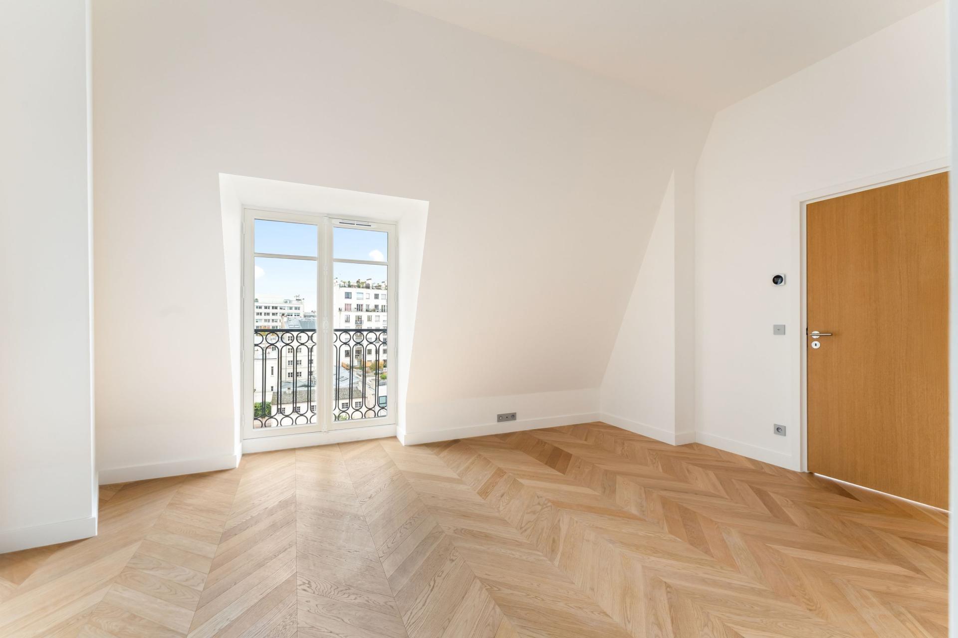 Photo 9 of the listing.