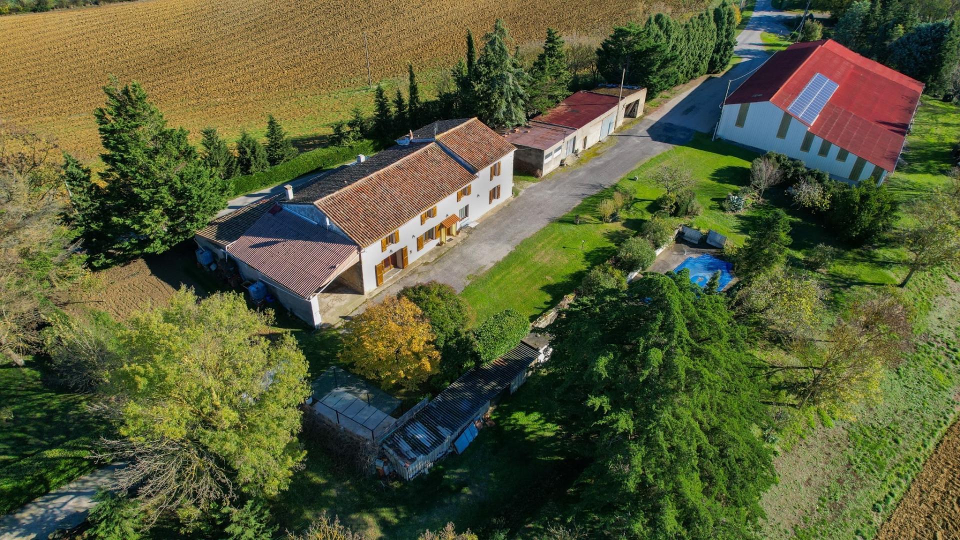 EN EXCLUSIVITÉ – PROPRIÉTÉ DE CARACTÈRE AVEC GÎTE, PISCINE ET DÉPENDANCES