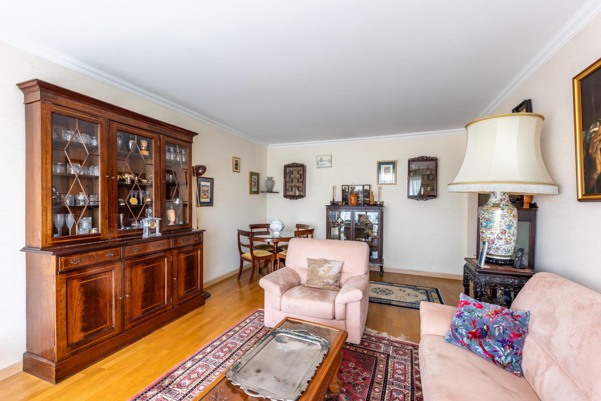 Photo 3 of the listing.