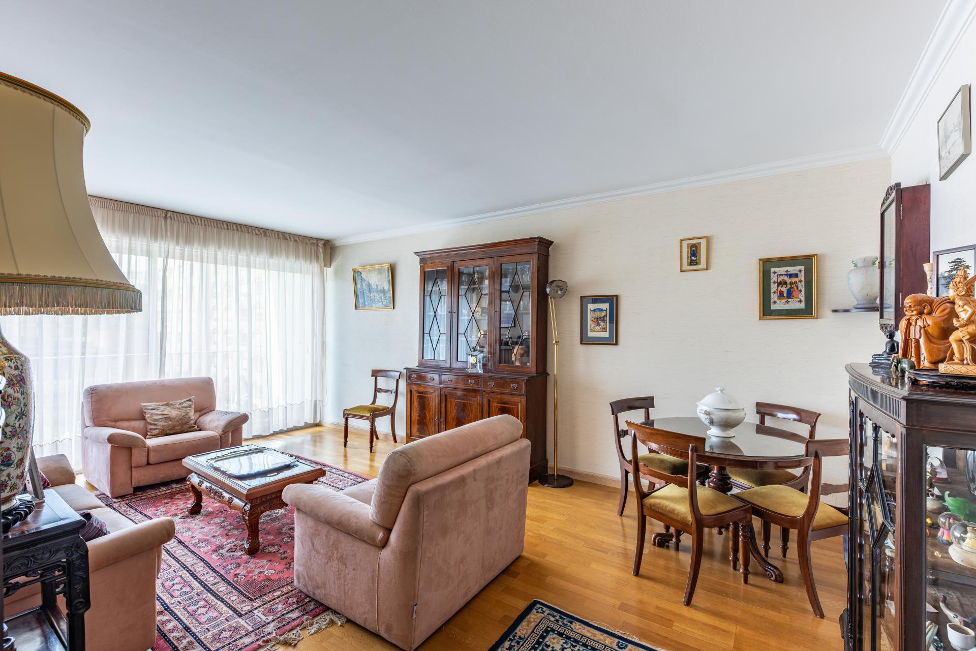 Photo 4 of the listing.