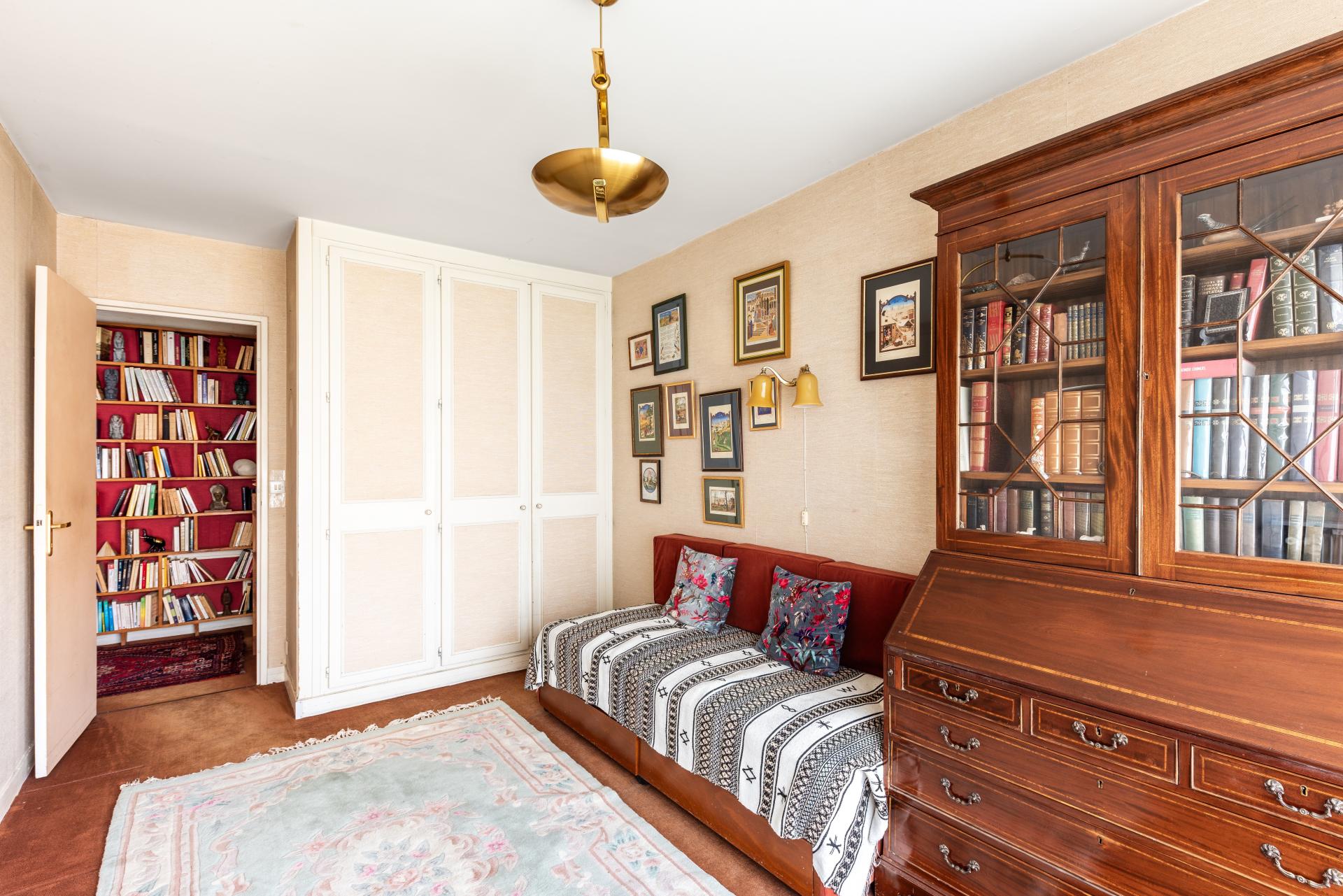 Photo 11 of the listing.