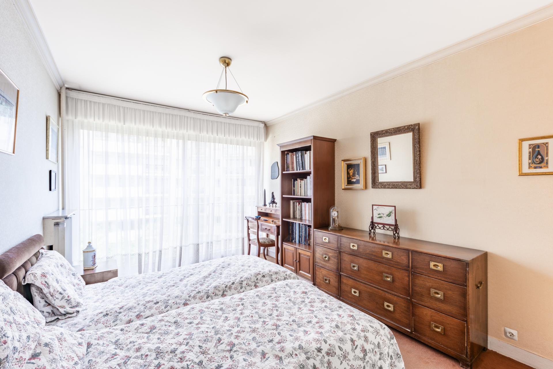 Photo 8 of the listing.