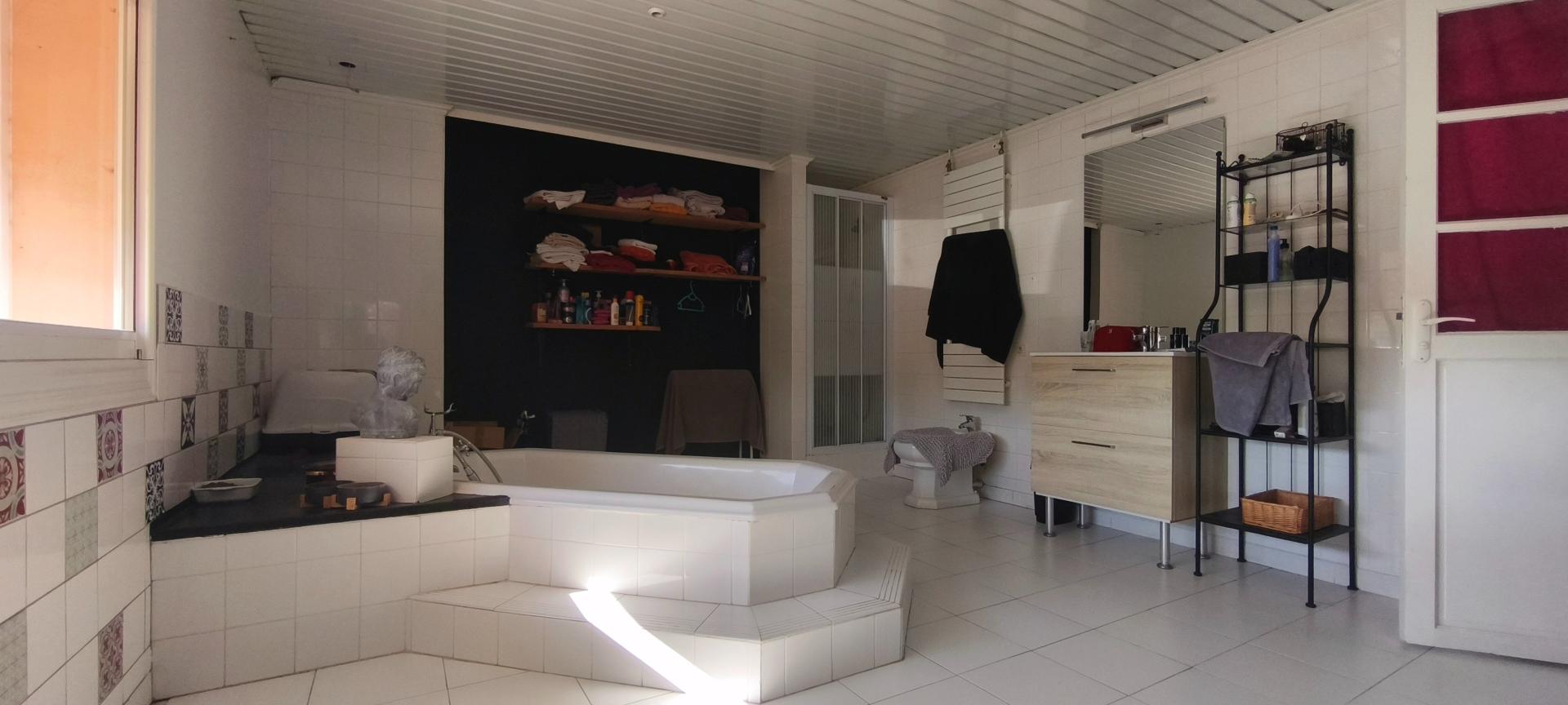Photo 10 of the listing.