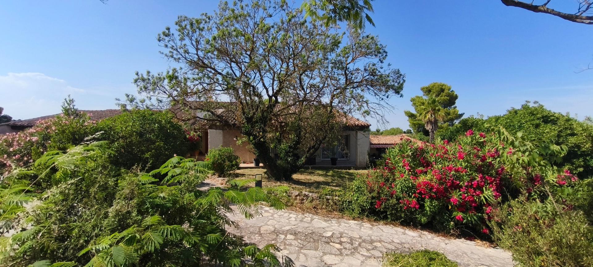 Photo 14 of the listing.