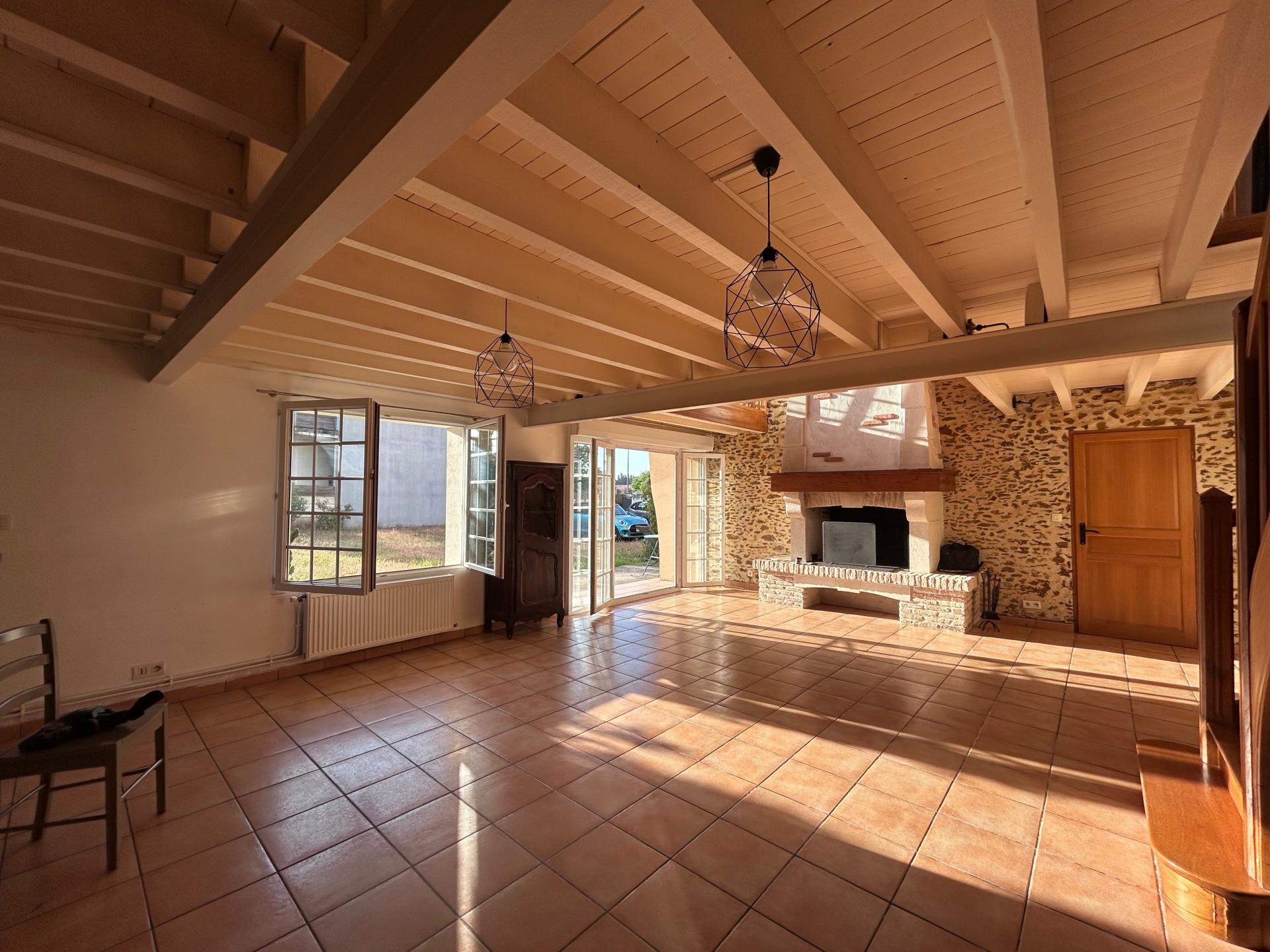 Photo 2 of the listing.