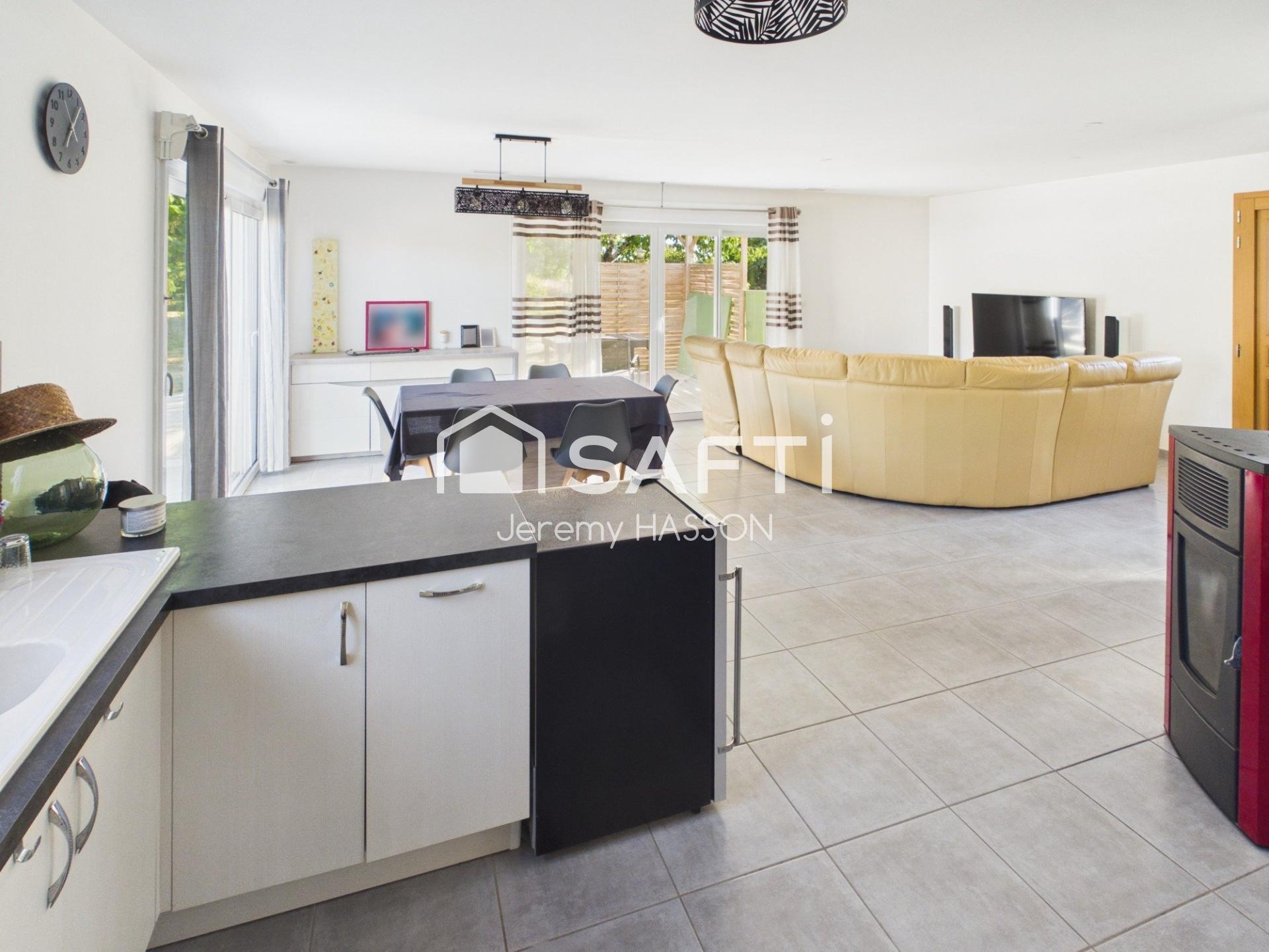 Corme-Royal – Maison de plain-pied – 3 chambres – Garage – Jardin clos