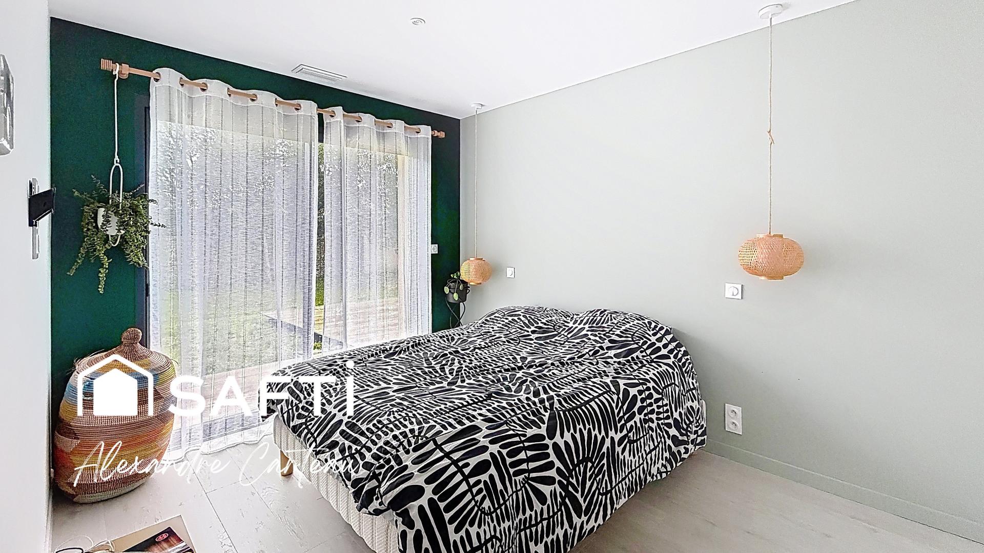 Photo 6 of the listing.