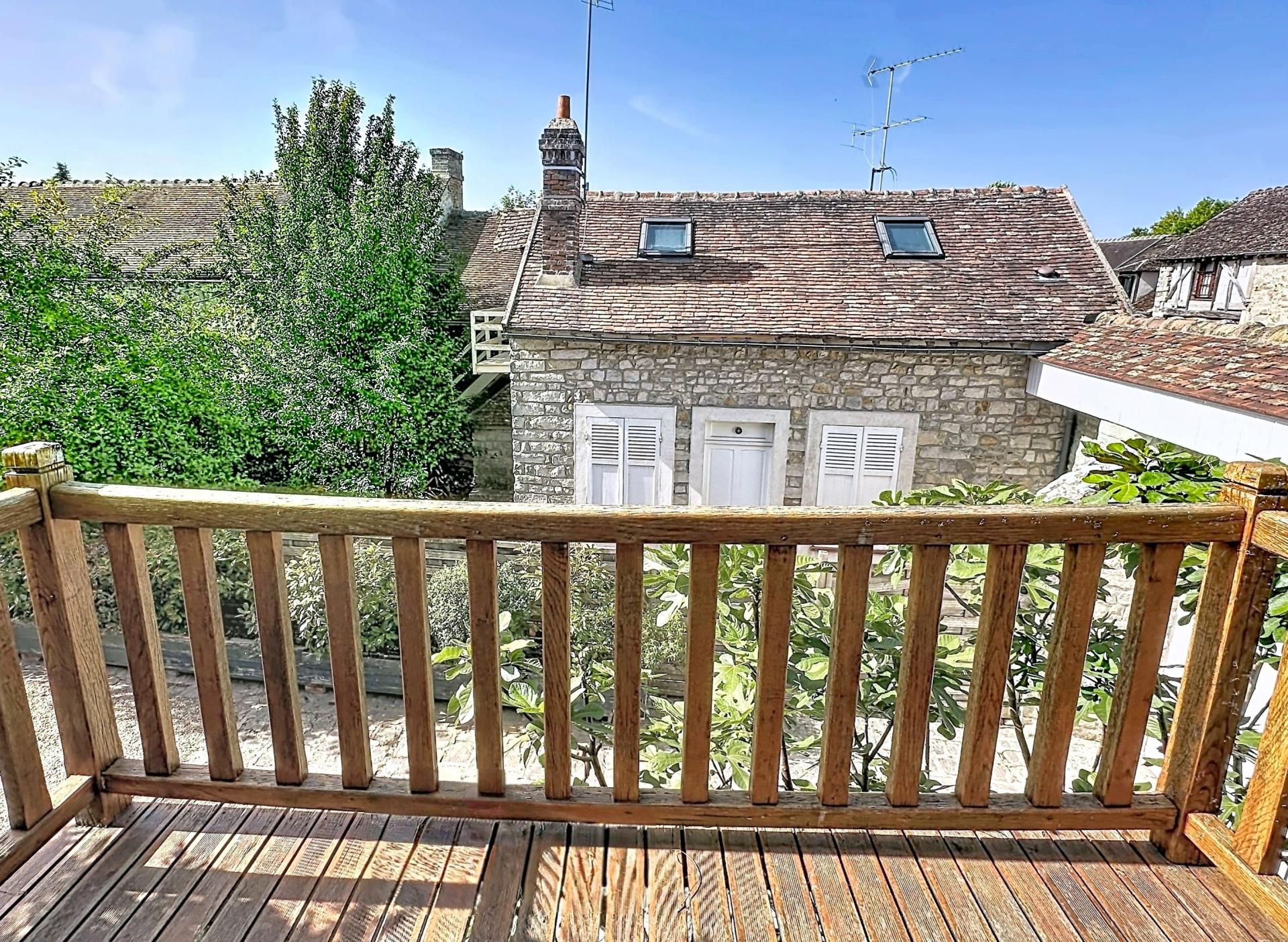 Photo 12 of the listing.