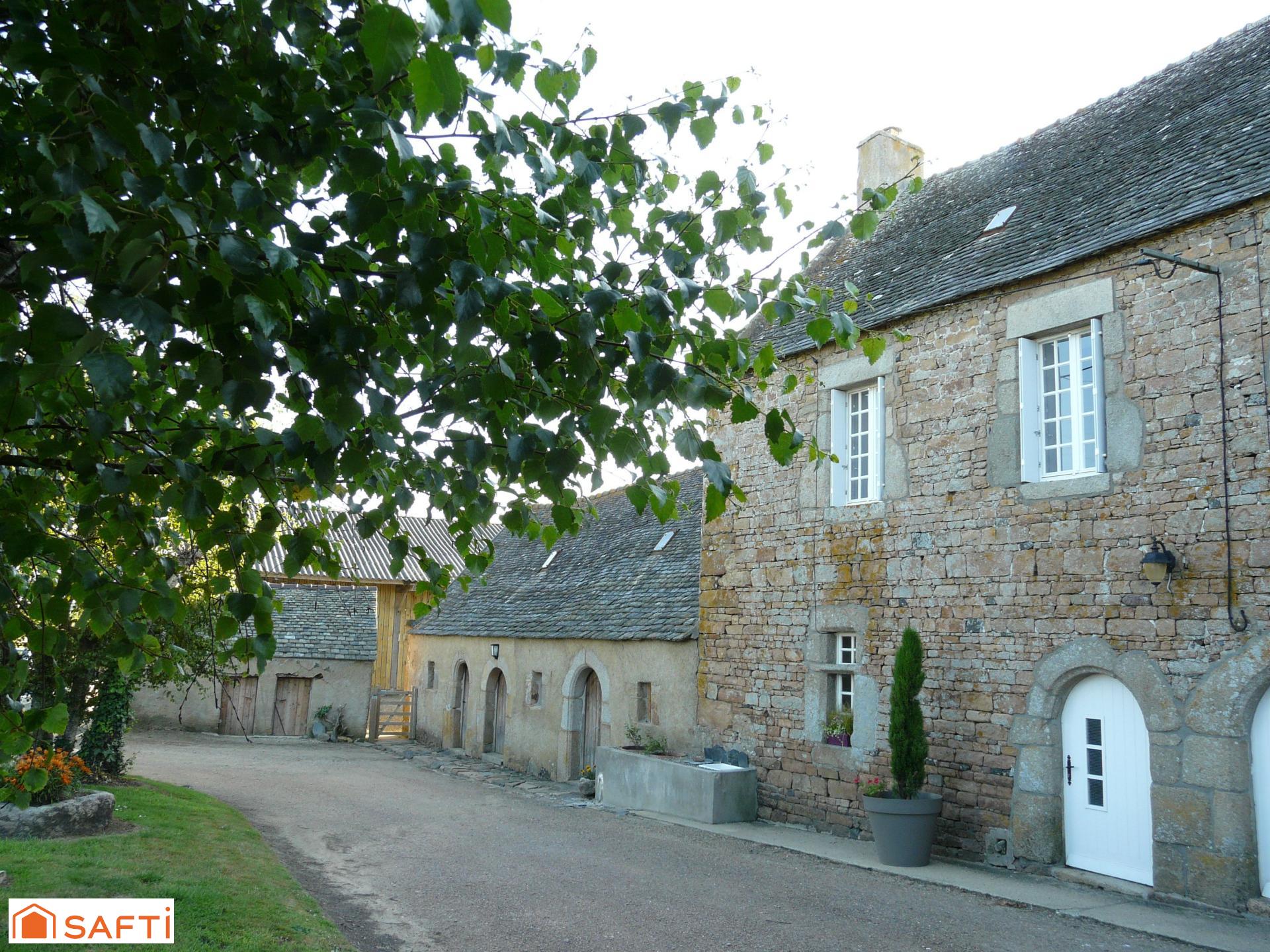 Cette maison atypique, ANCIEN MANOIR DE 1710