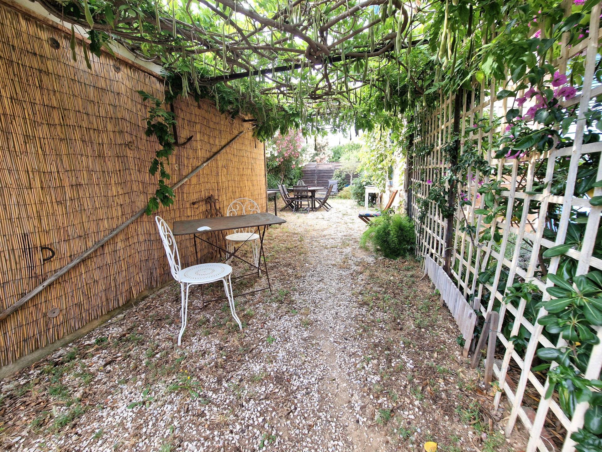 Photo 6 of the listing.