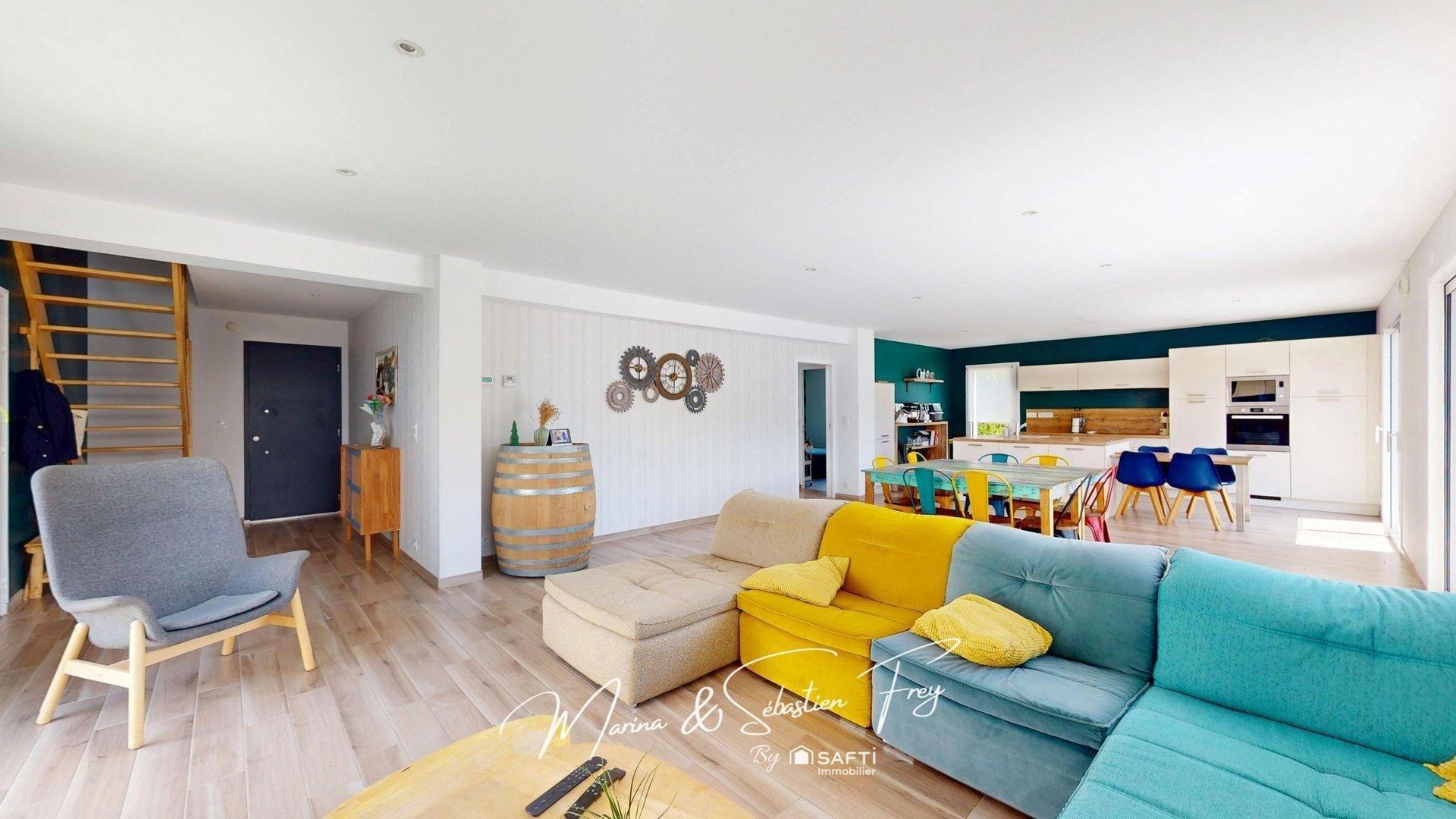 Photo 5 of the listing.