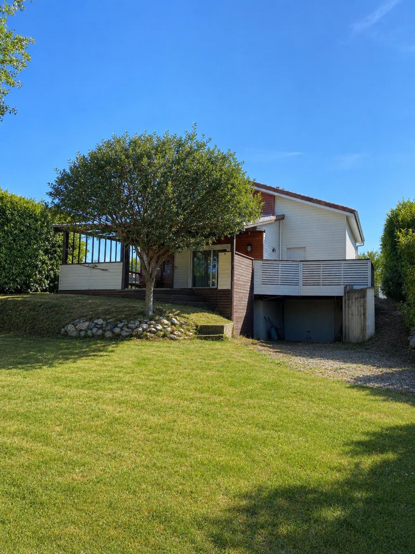 Photo SAFTI — Maison 4 pièces, 107 m² à Saint Michel 2