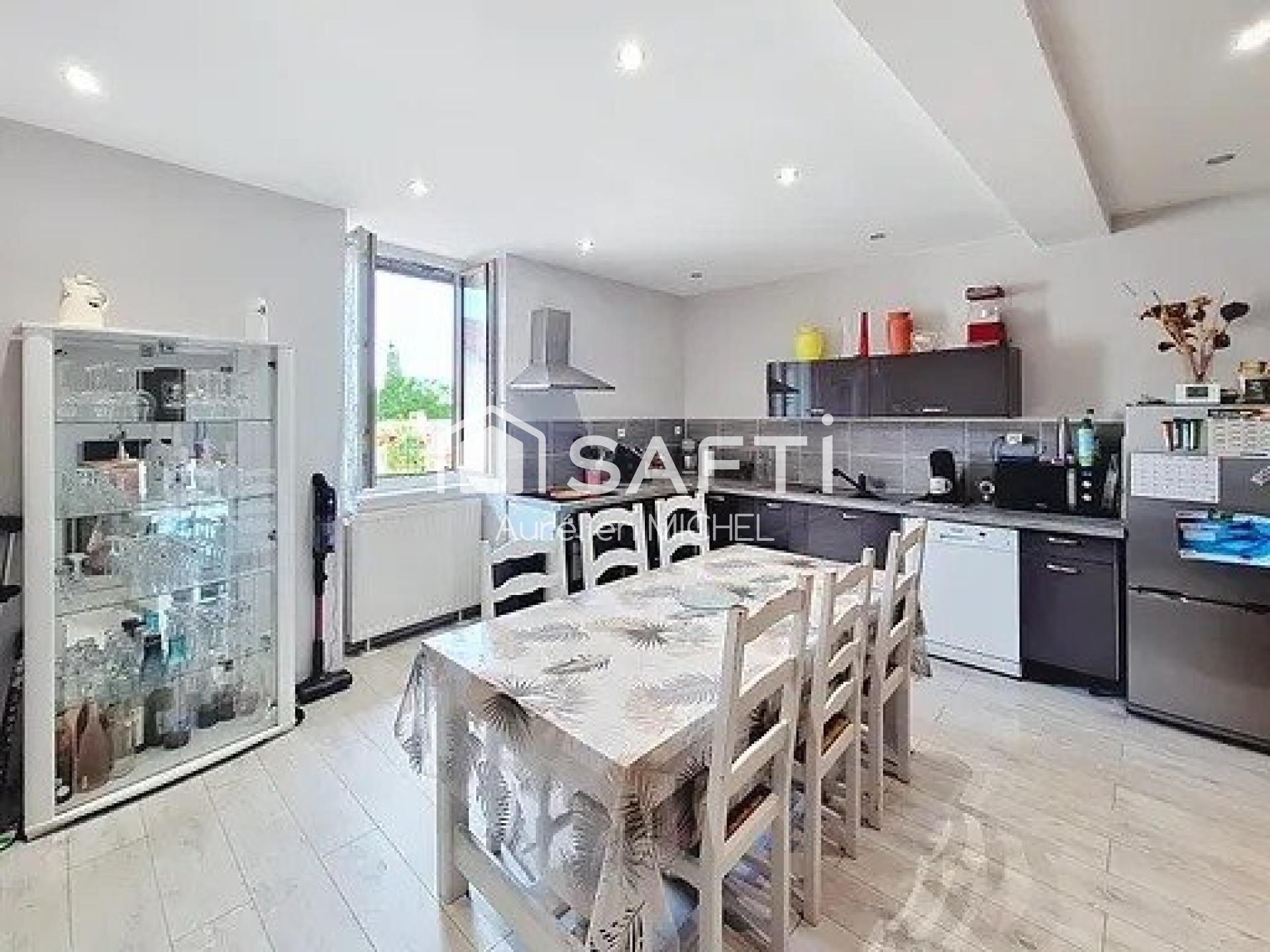 Maison 7 pièces 144 m² · à Villieu-Loyes-Mollon · 144 m² · 240 000 €