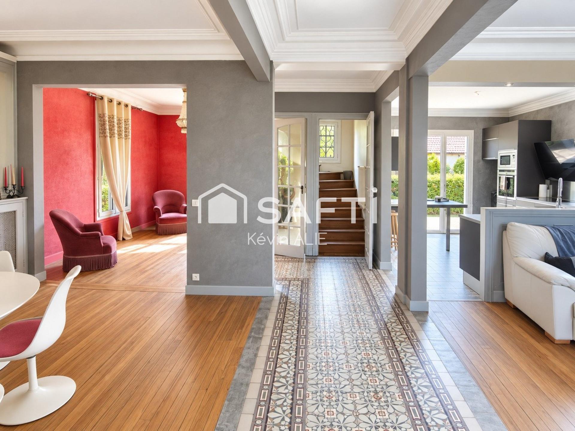 Photo SAFTI — Maison 8 pièces, 210 m² à Couilly Pont Aux Dames 2