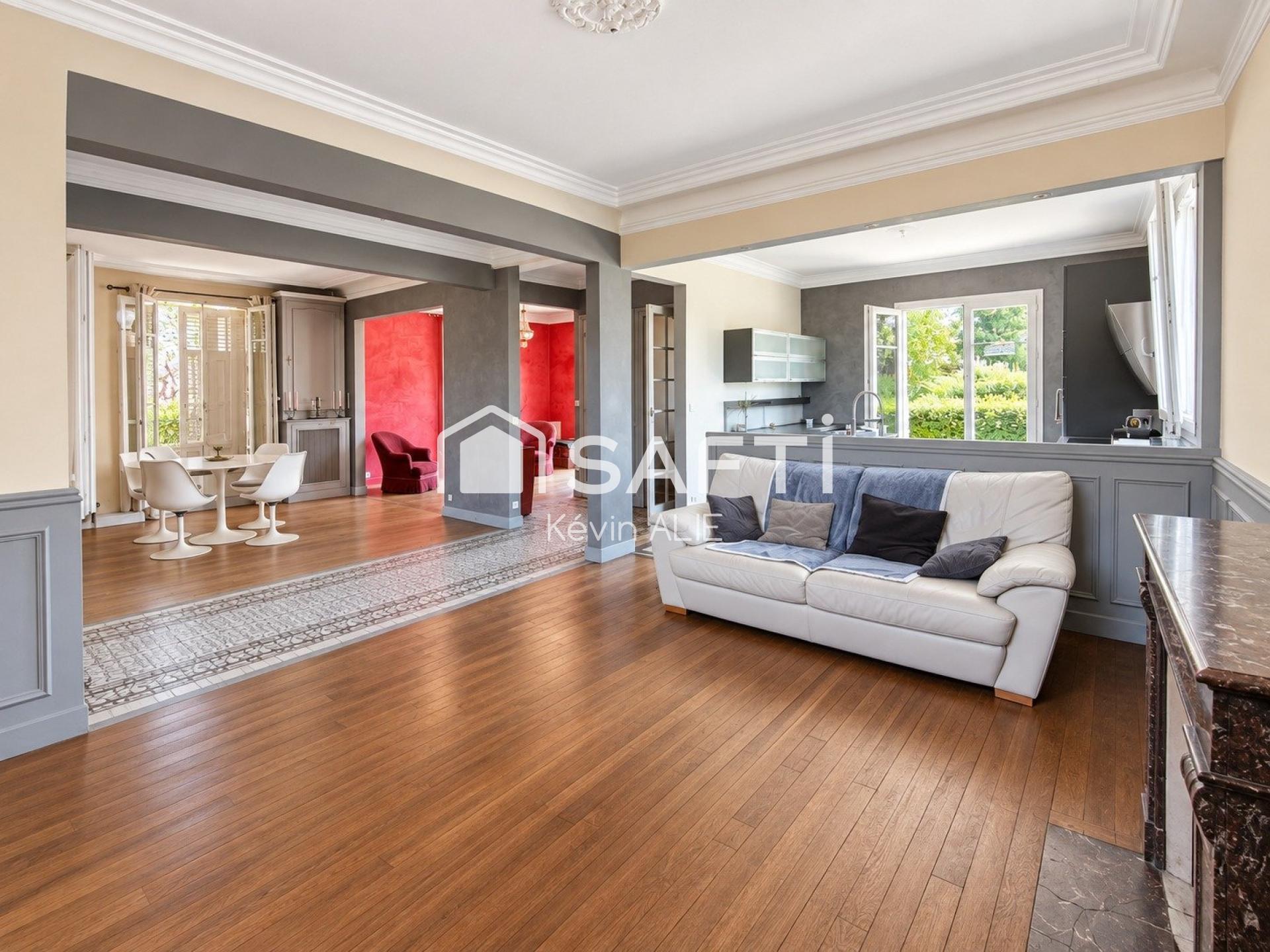Photo SAFTI — Maison 8 pièces, 210 m² à Couilly Pont Aux Dames 4