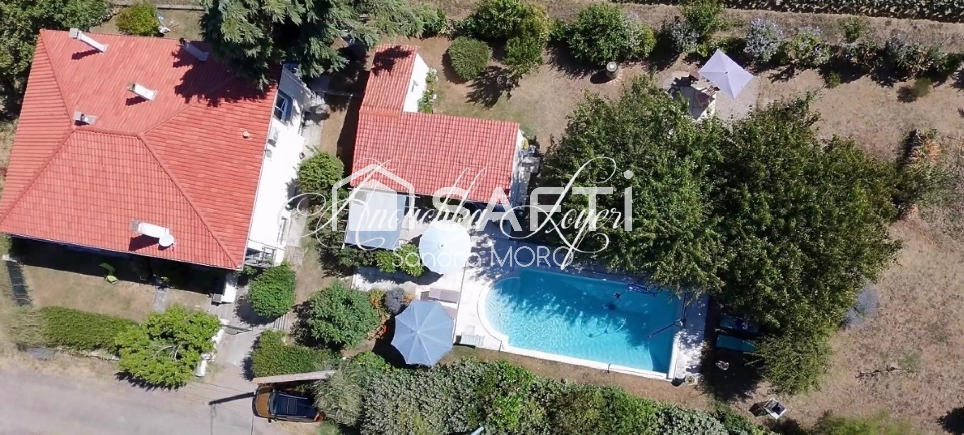 Maison 3 chambres avec garage - pool-house et piscine