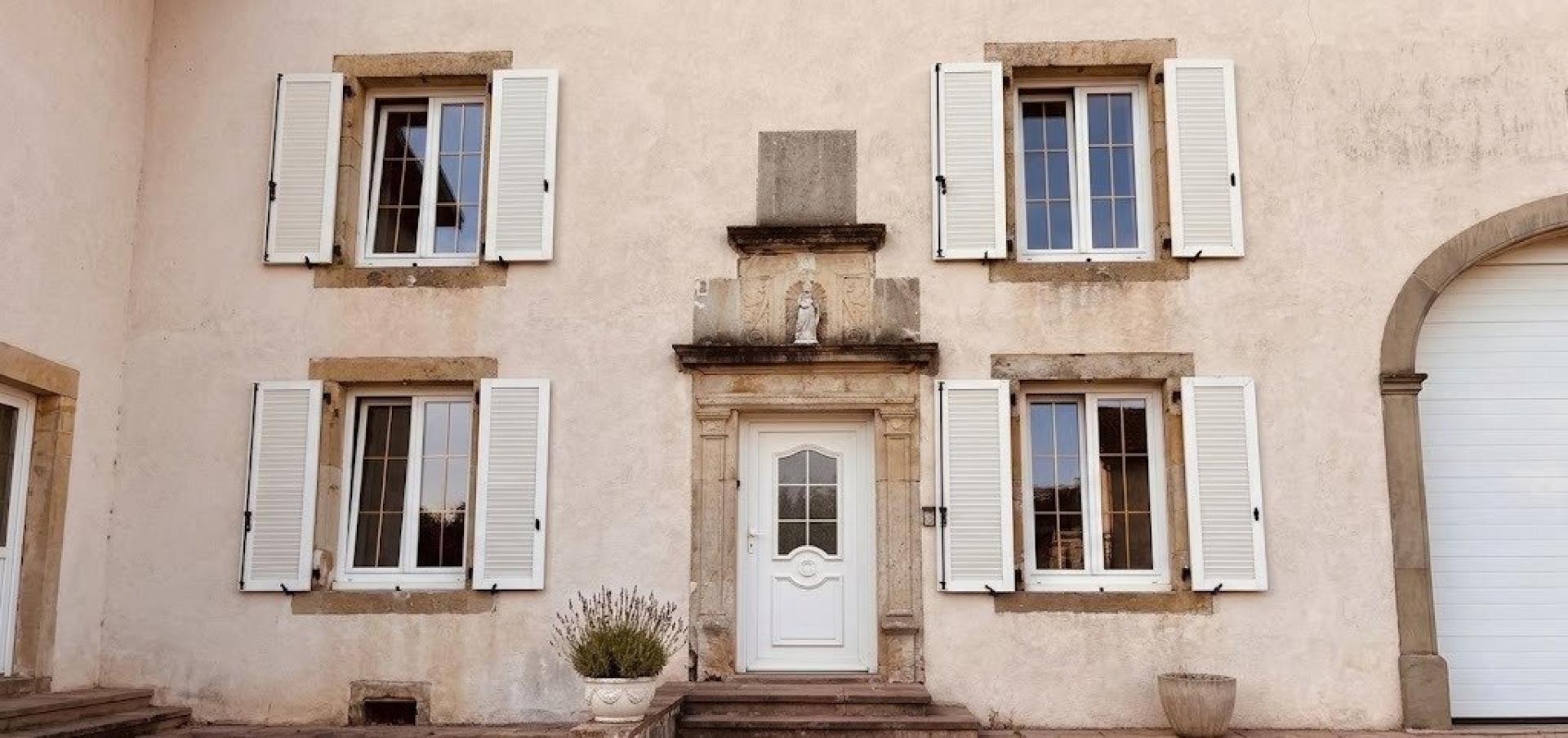 Maison 9 pièces 277 m² · à Baccarat · 277 m² · 148 000 €